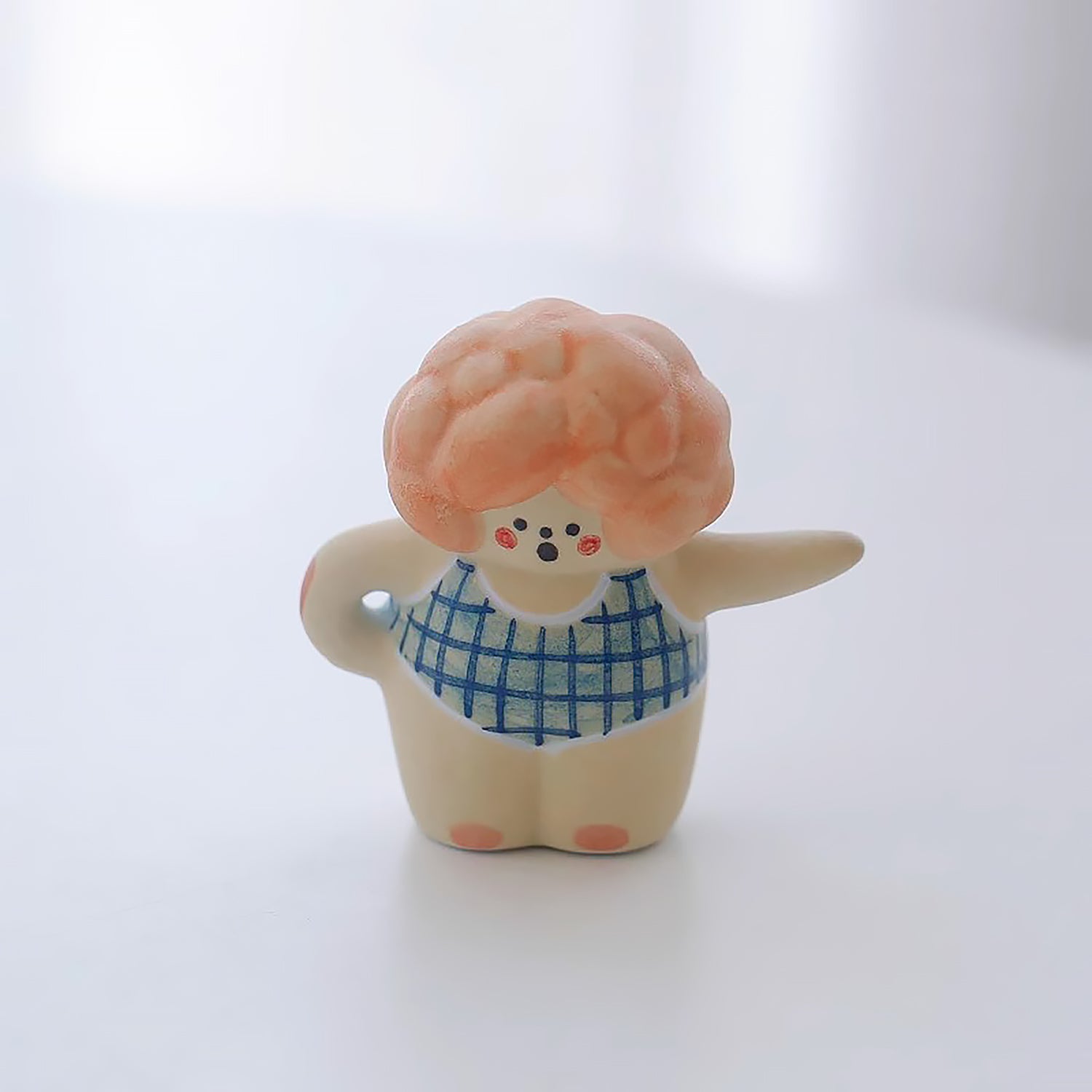 Figurine poupée artisanale en céramique faite à la main