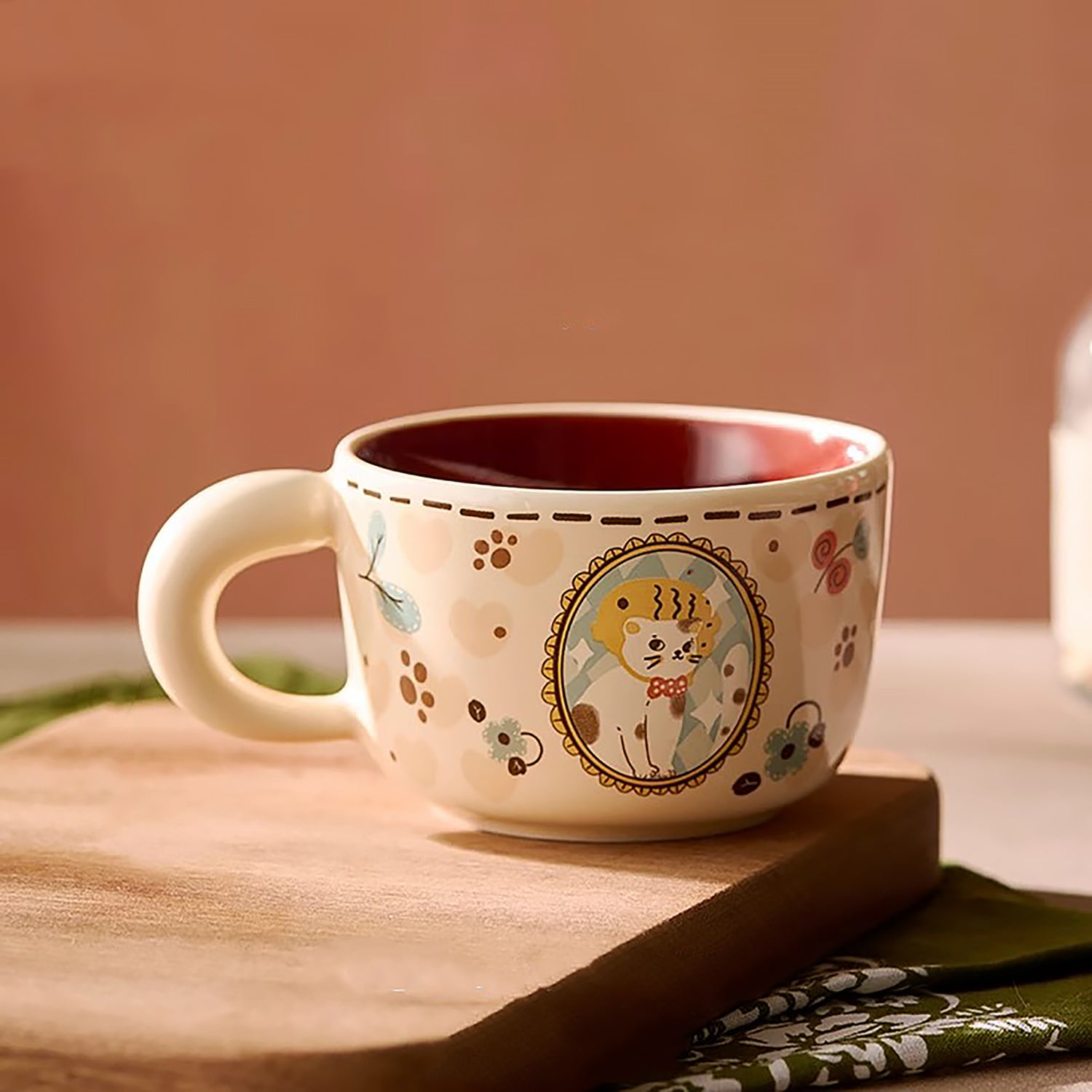 Mug en céramique avec illustration de chat