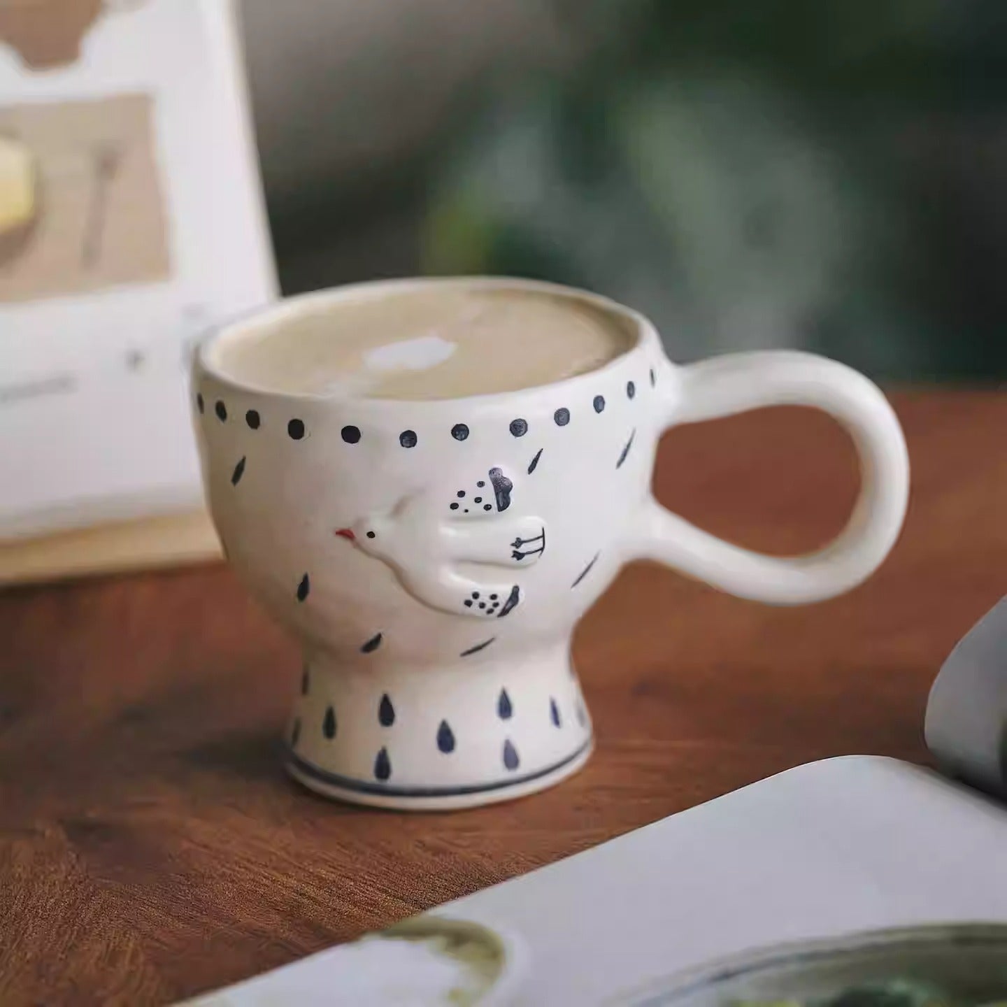 Mug en céramique fait main avec motif en relief mouette