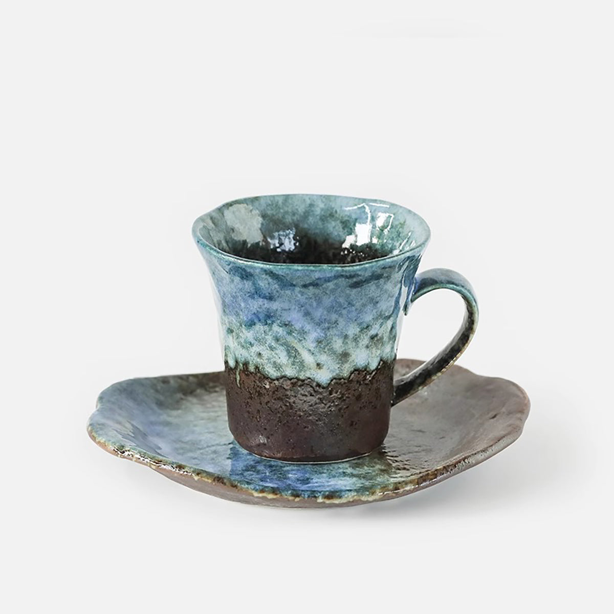 Kaffeetasse mit Untertasse aus Minoyaki-Keramik im Wabi-Sabi-Stil