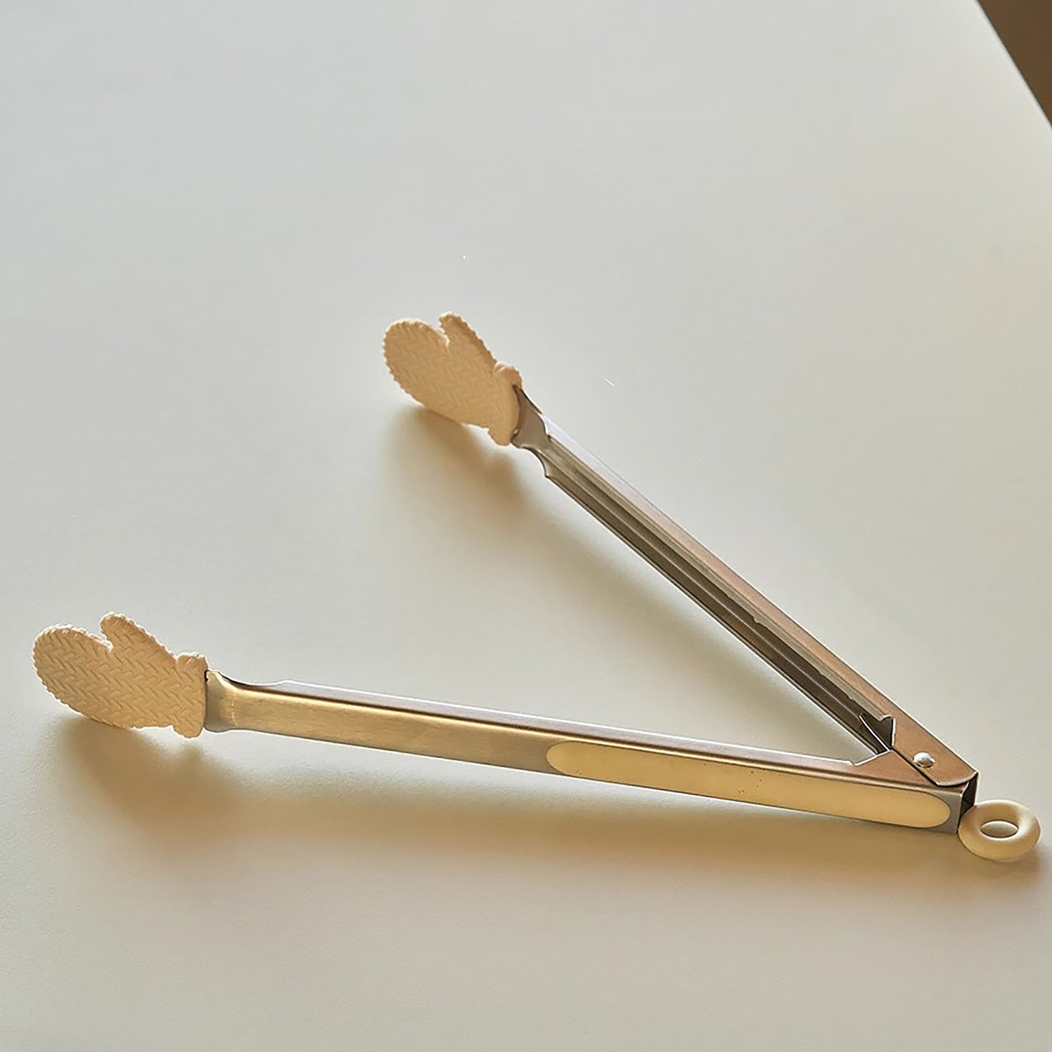 Pince alimentaire avec design gant mignon