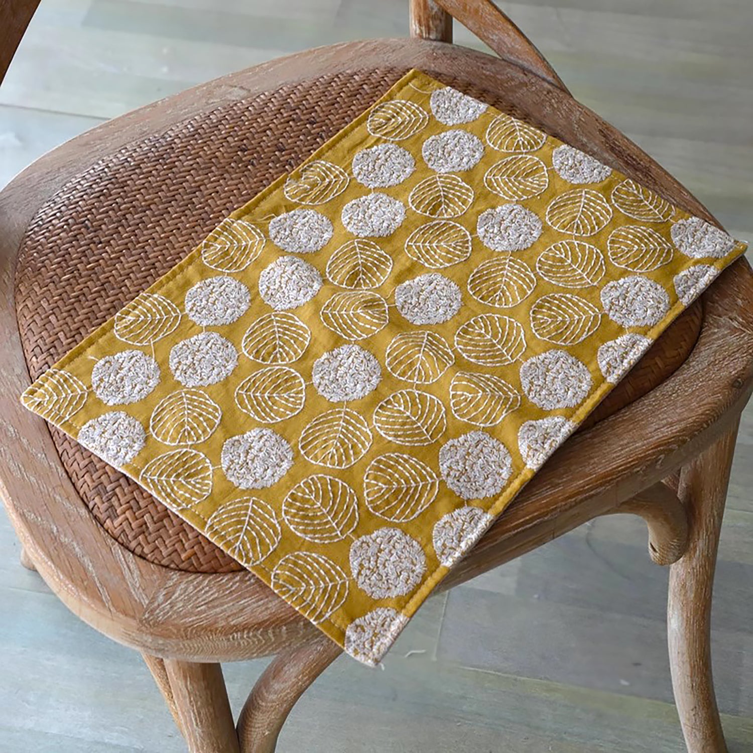 Sets de table brodée en lin et coton lavé
