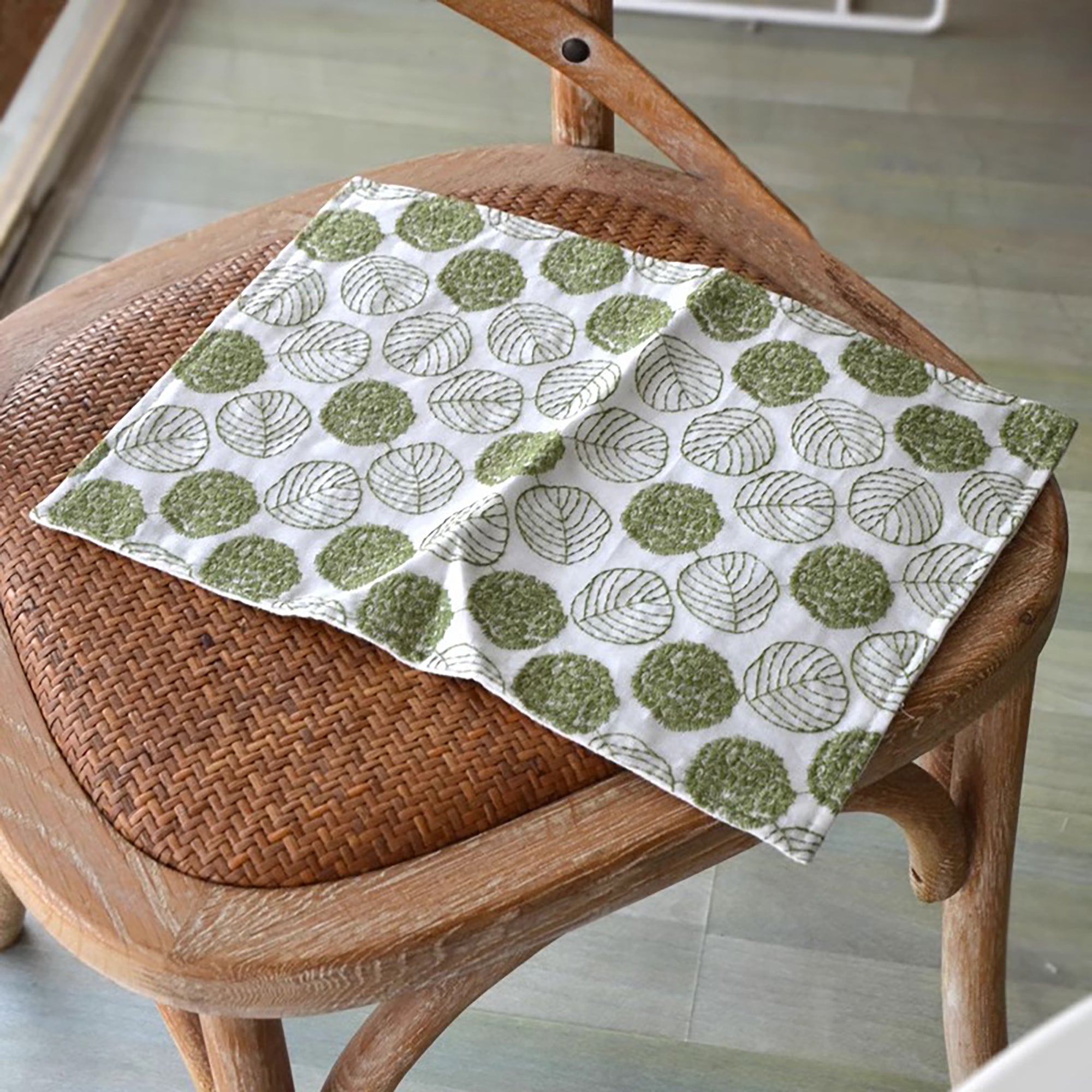 Sets de table brodée en lin et coton lavé