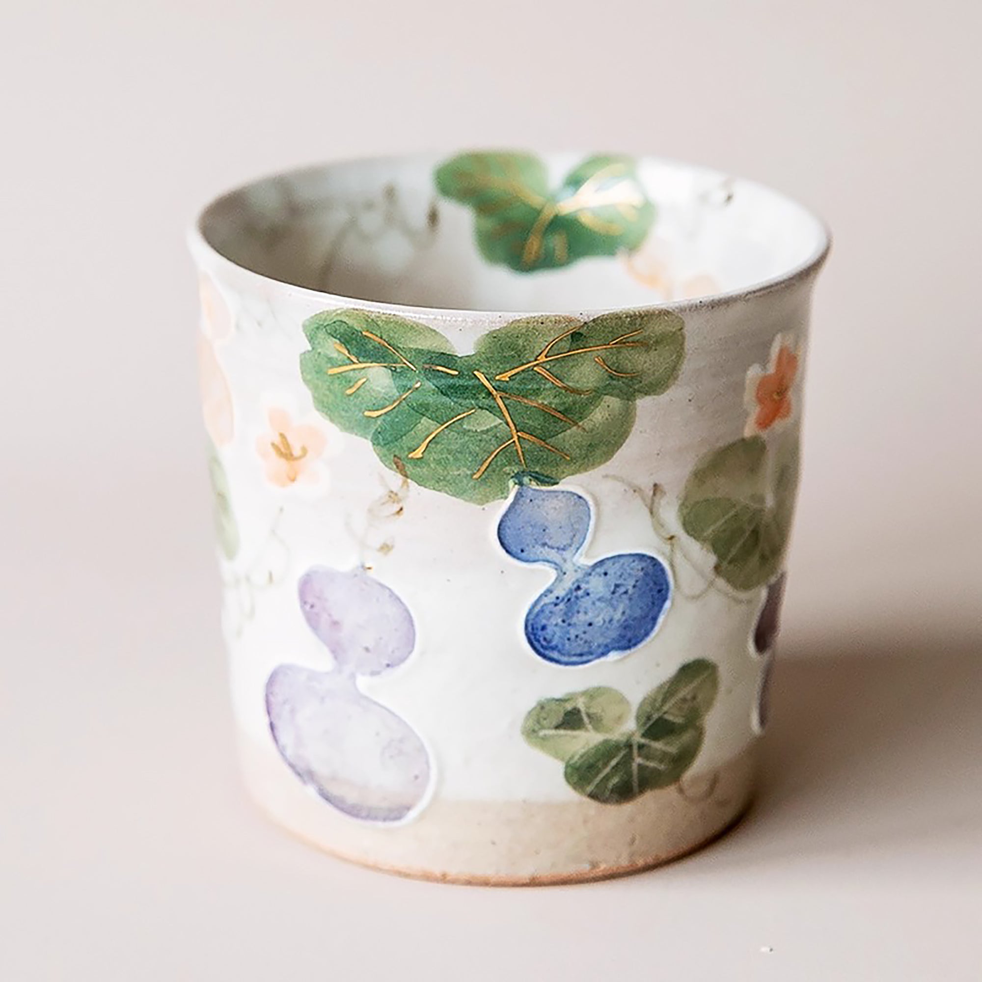 Tasse yunomi en céramique Kyōyaki de Yamamoto Hokusai,