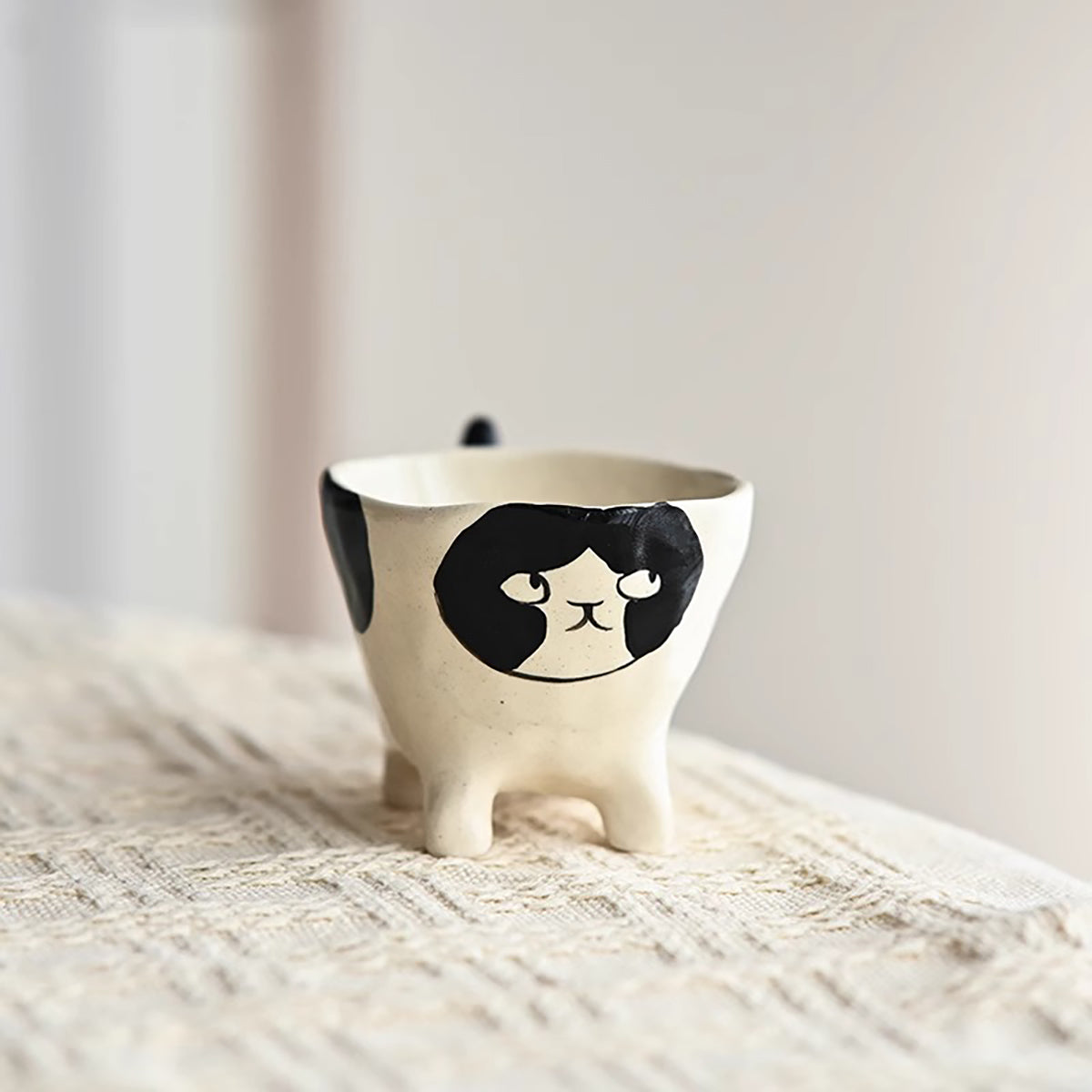 Tasse à saké en céramique fait main avec forme chat mignon