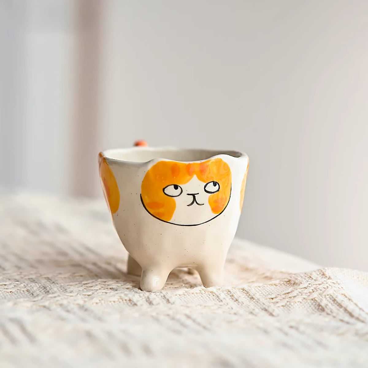 Tasse à saké en céramique fait main avec forme chat mignon