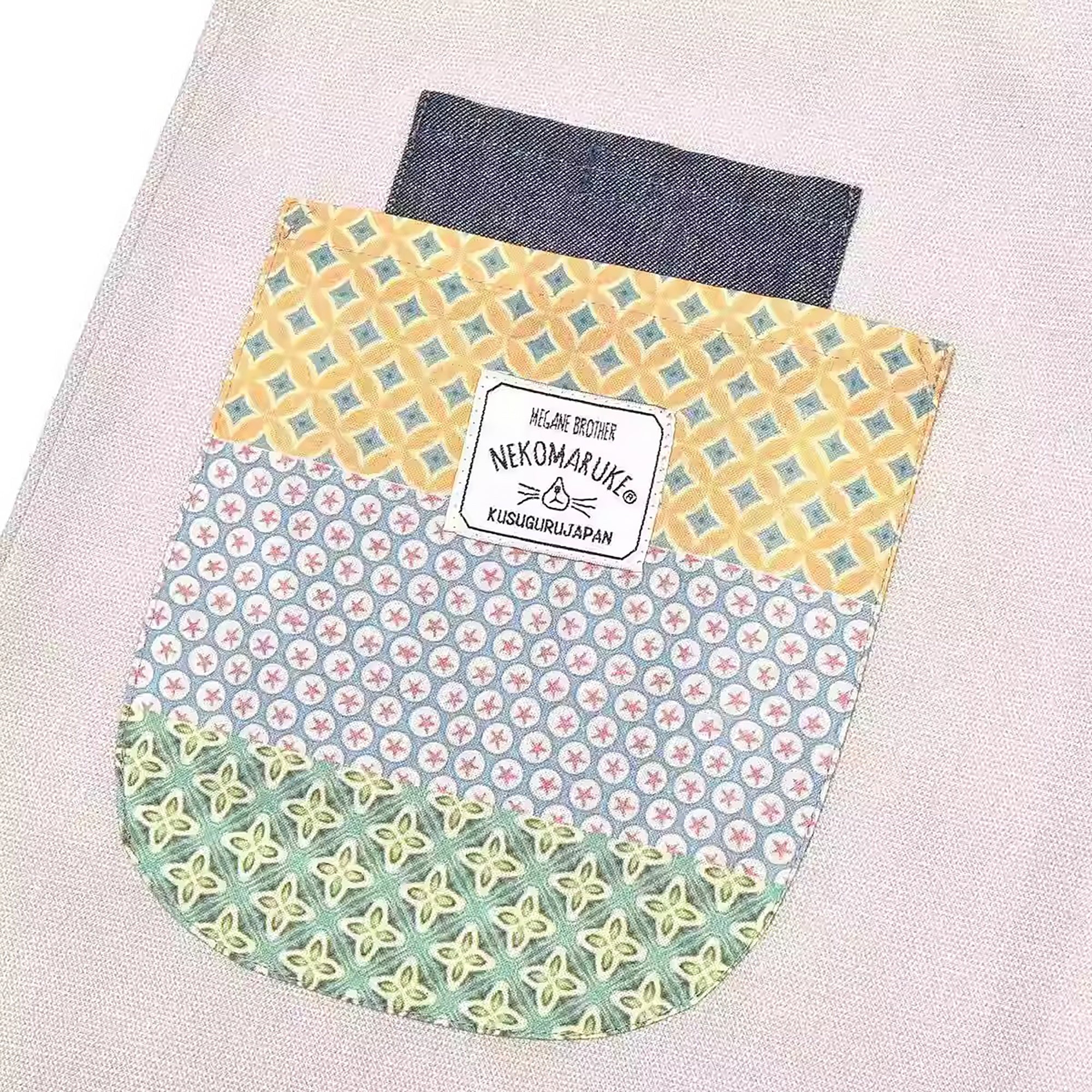 Tablier et manchette Kusuguru avec motif chat brodé