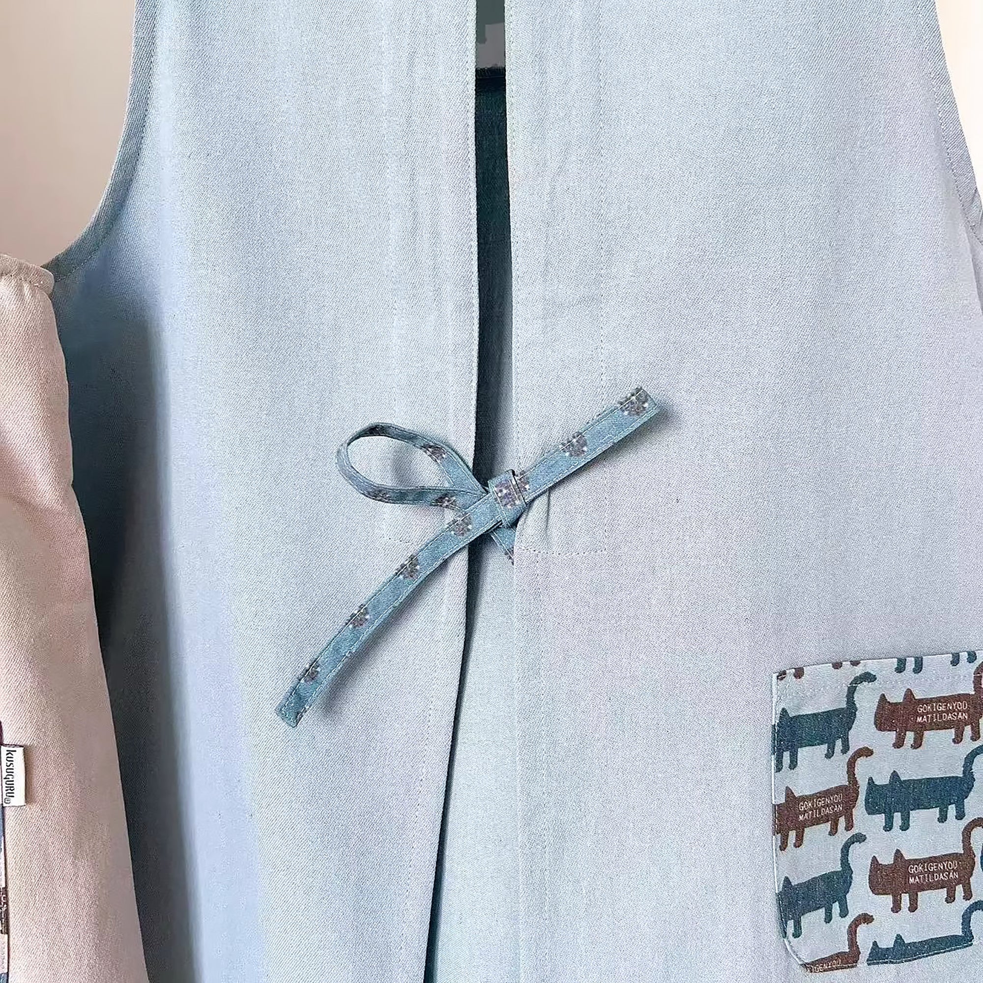 Tablier japonais avec motif chat Kusuguru