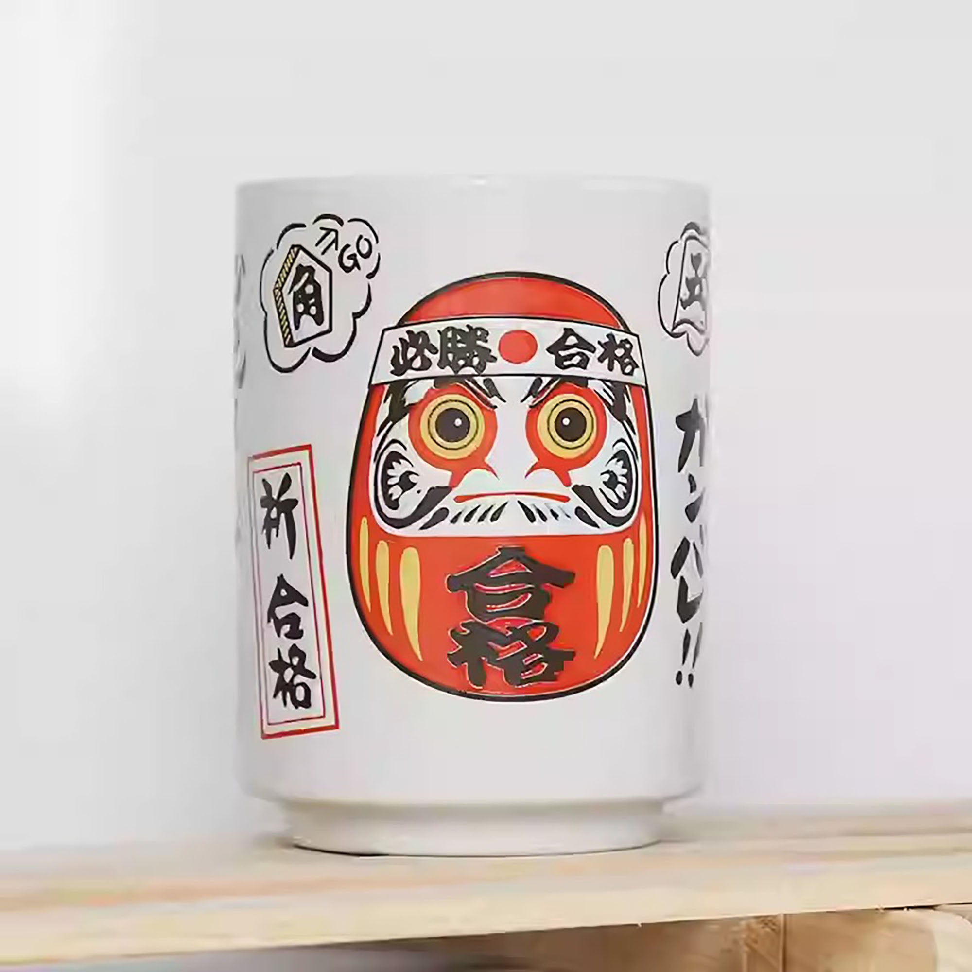 Keramiktasse mit japanischen Kultur- und Gastronomiemotiven