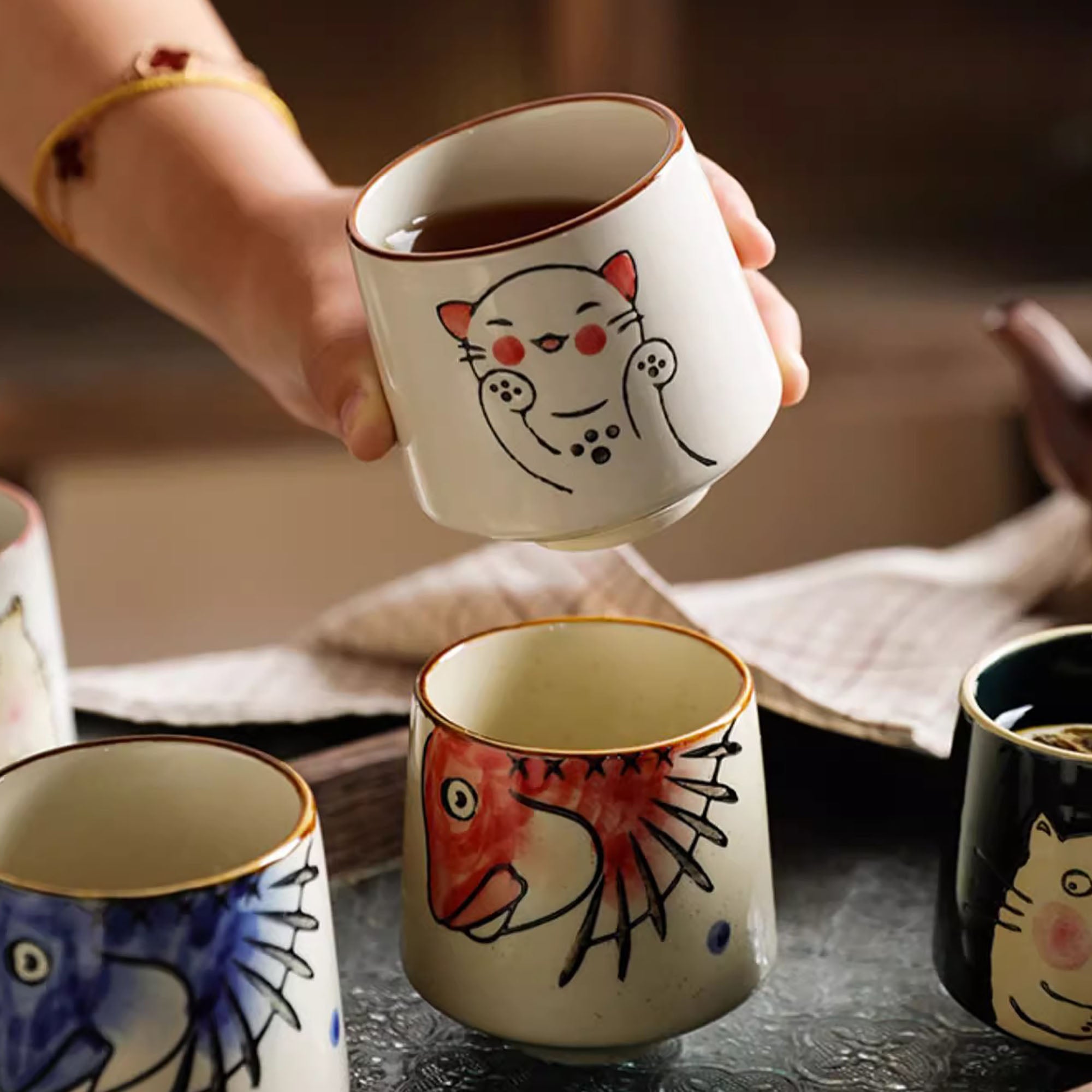 Tasse à thé avec motif rétro japonais