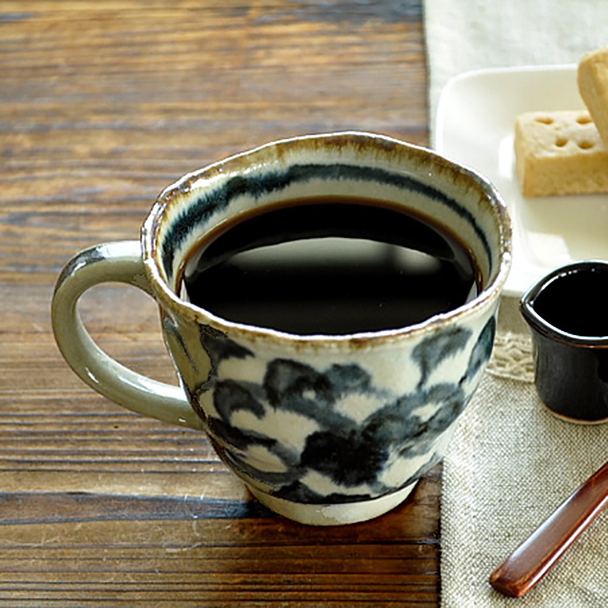 TASSE à CAFE avec motif KARAKUSA