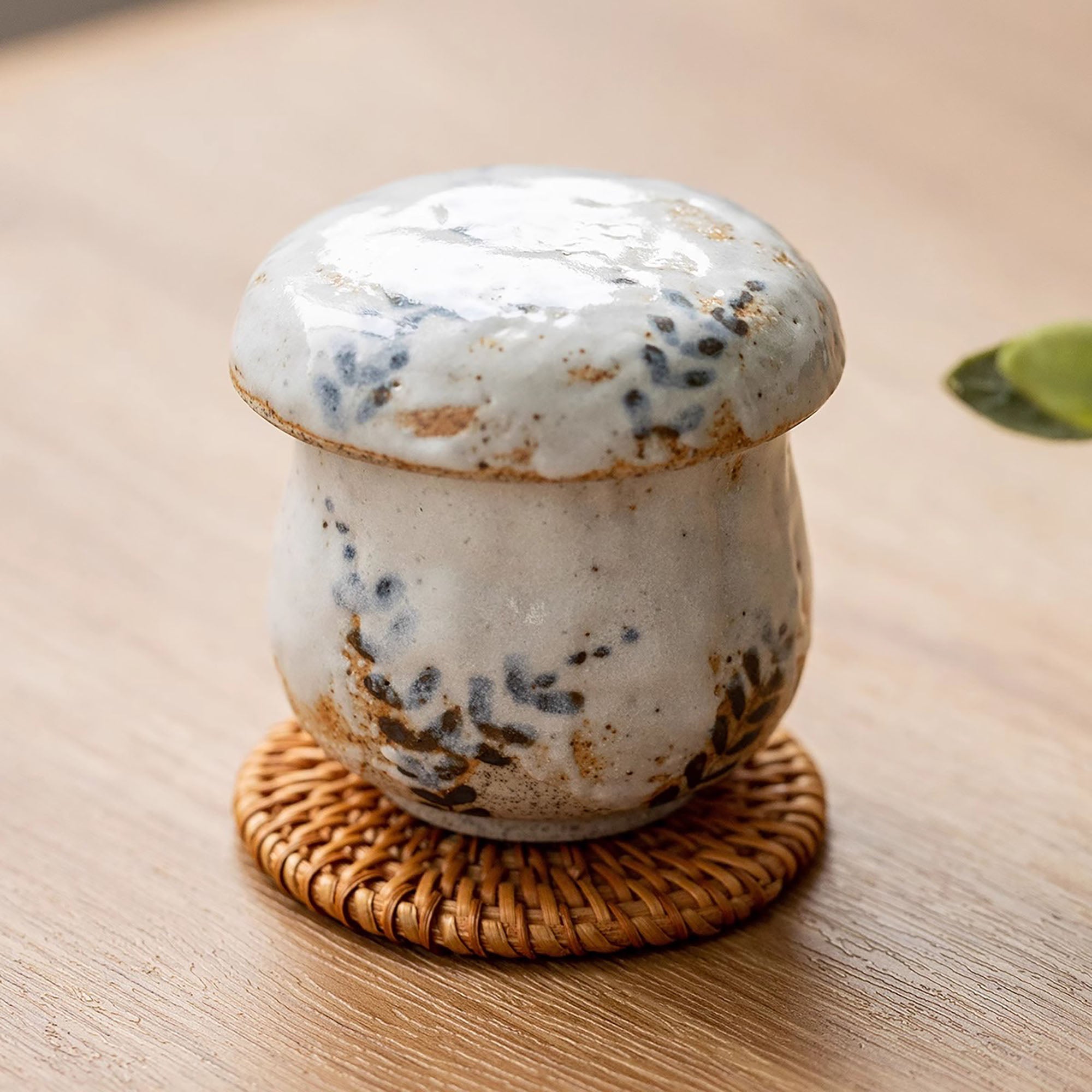 Tasse couverte en Shino-yaki