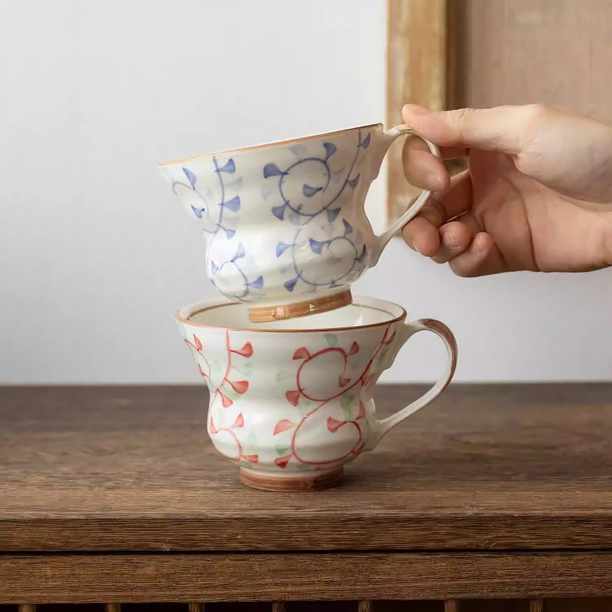 Mug Minoyaki avec motif fleuri peint à la main