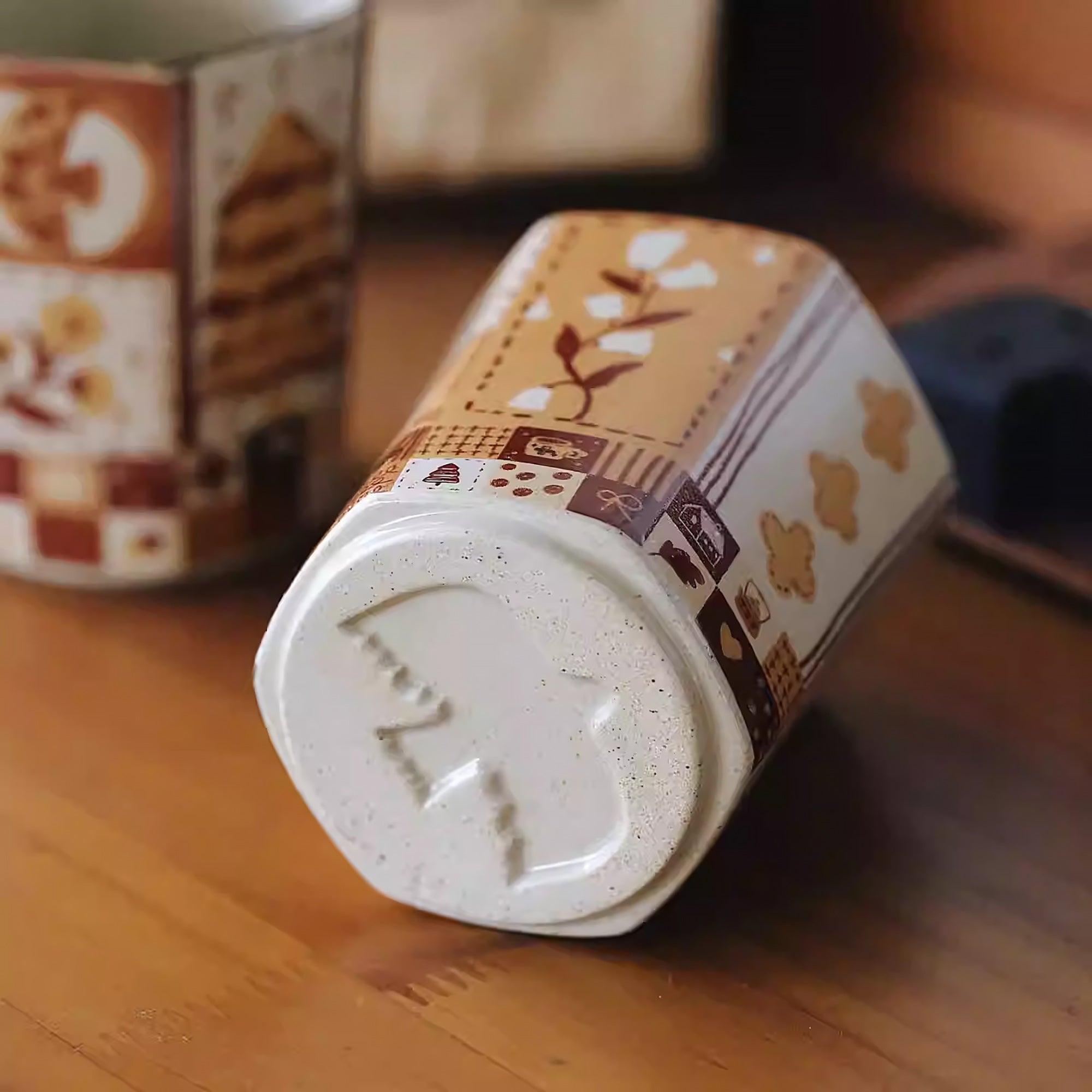 Tasse hexagonale en céramique