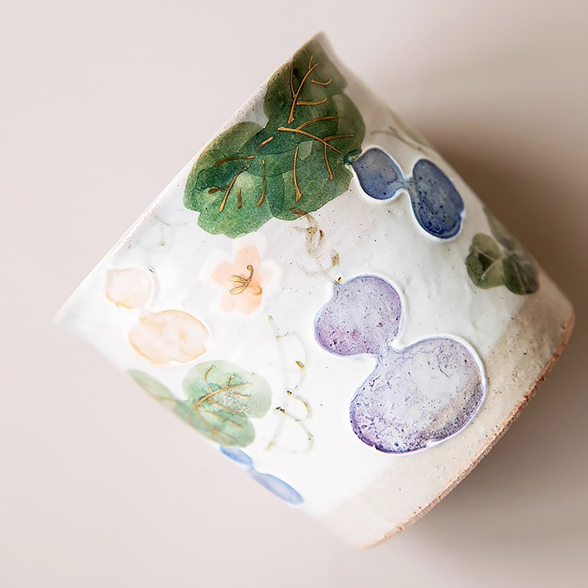 Tasse yunomi en céramique Kyōyaki de Yamamoto Hokusai,