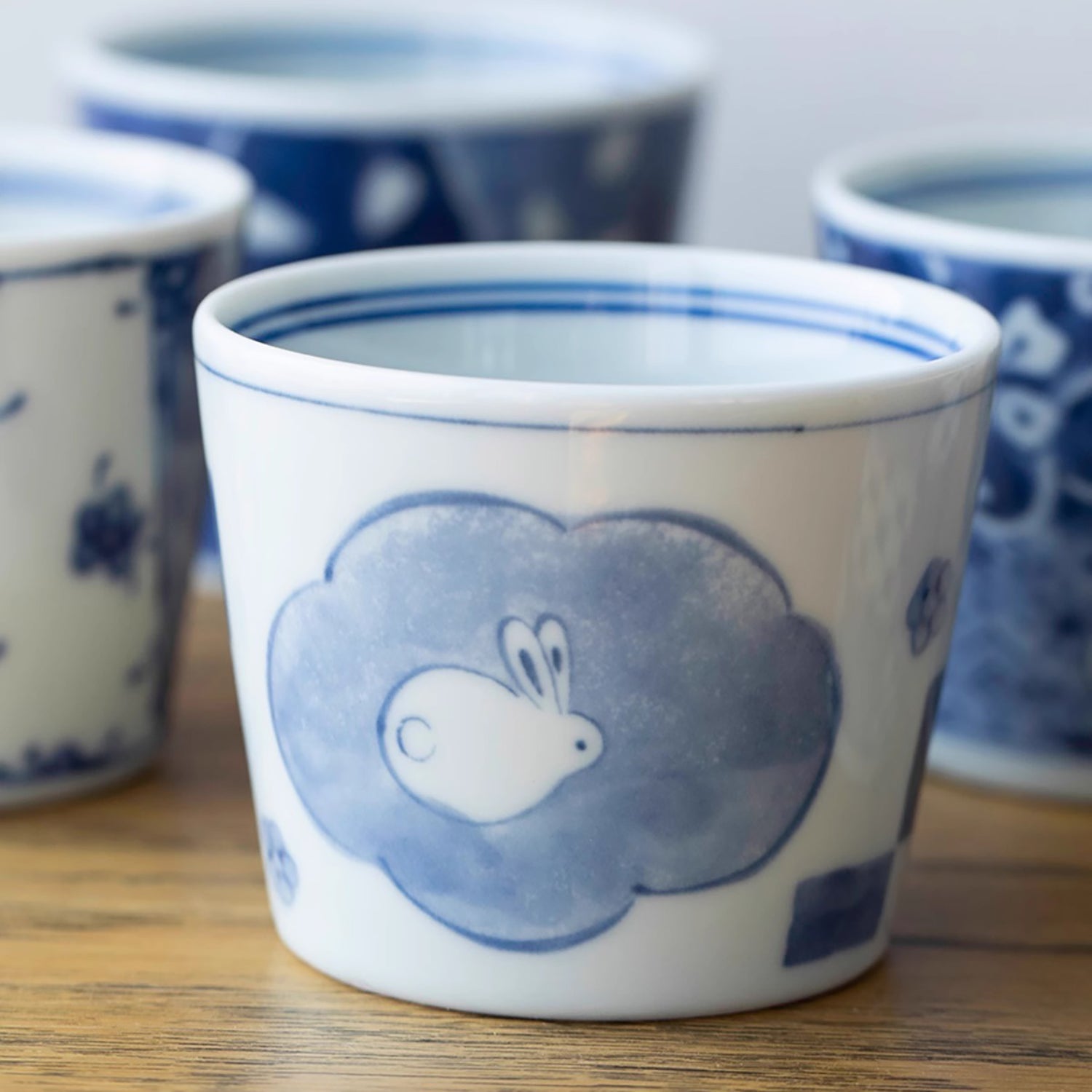 Tasse Choko en céramique Minoyaki avec motif bleu traditionnel