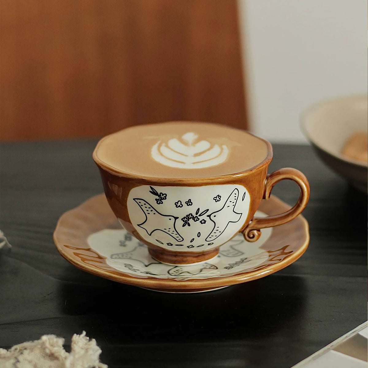 Tasse à café en céramique à motifs de colombes