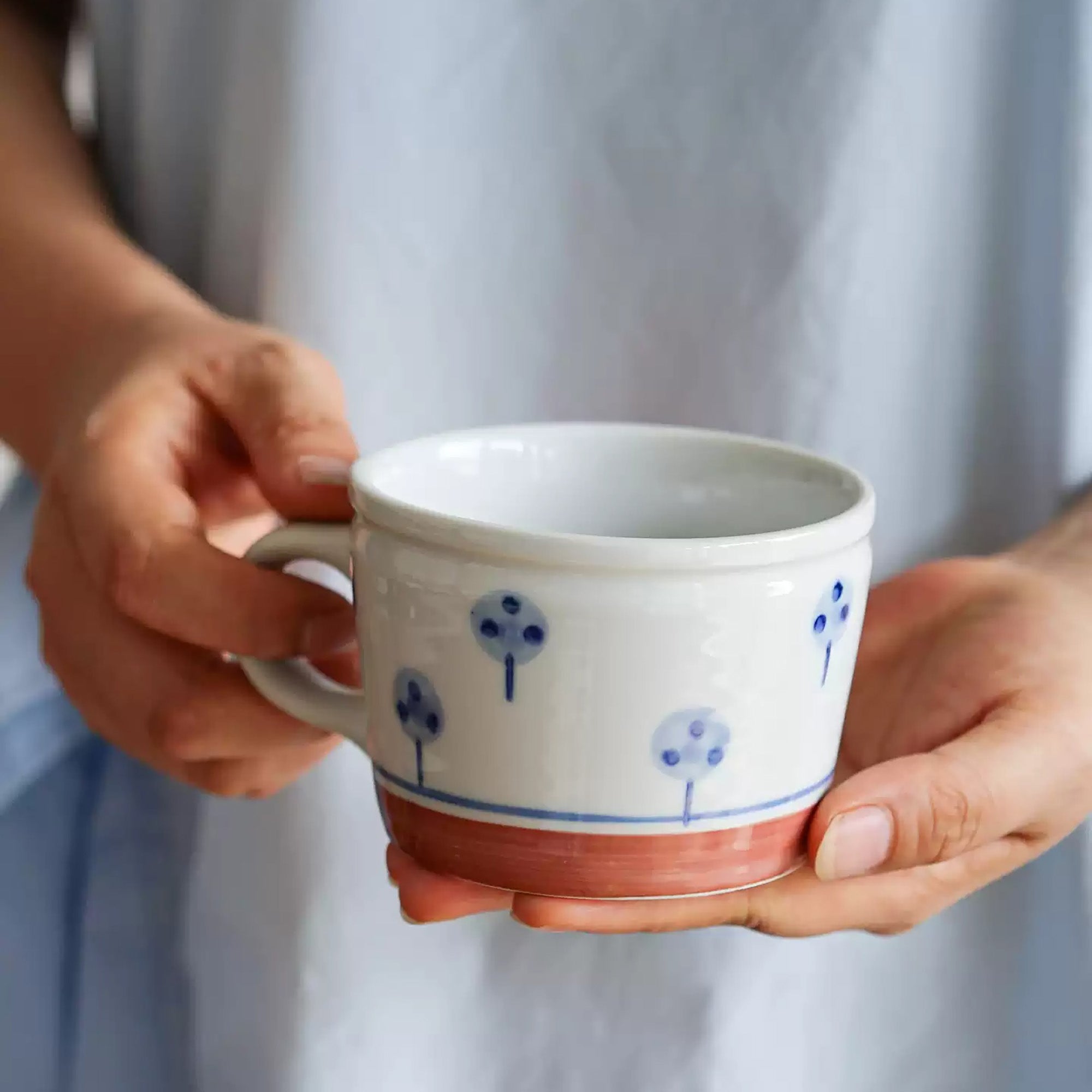 Tasse Minoyaki motif arbres et carreaux peint à la main