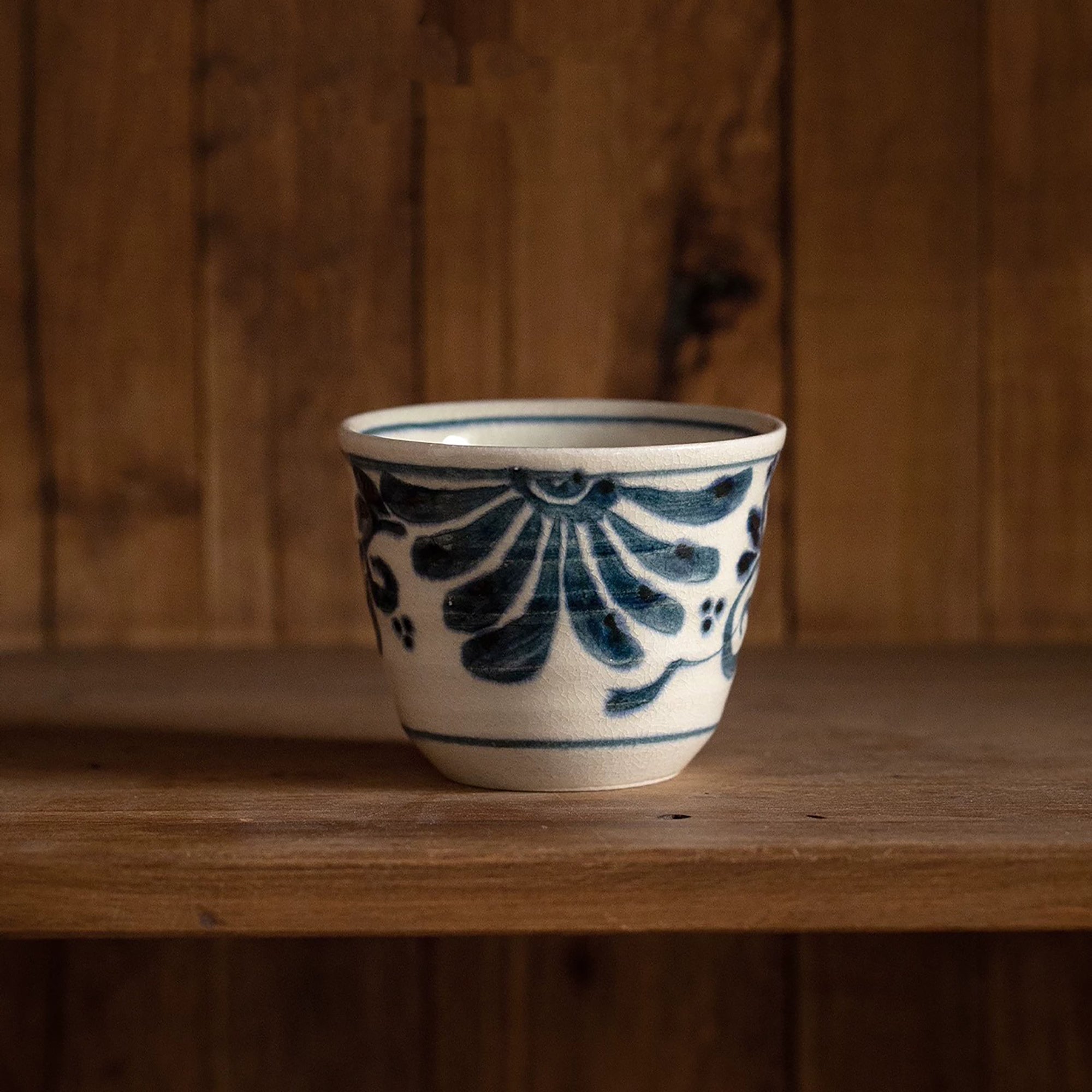 Tasse à thé japonaise Soukichi-gama motif arabesque peinte à la main