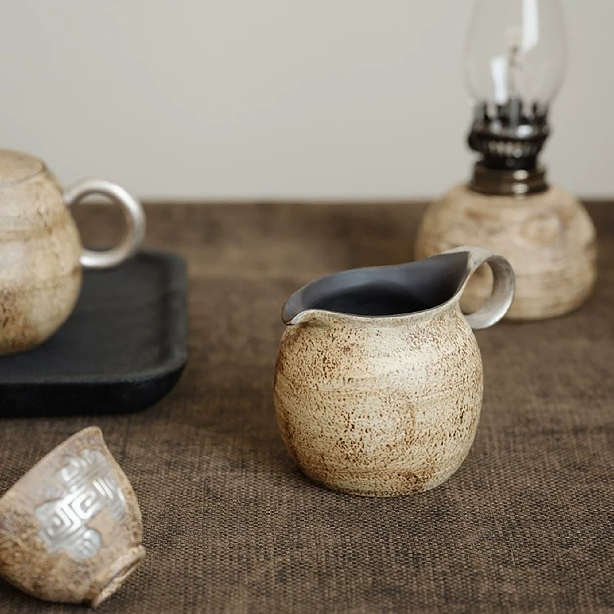 Tasse à partager en céramique avec effet pierre détails argentés
