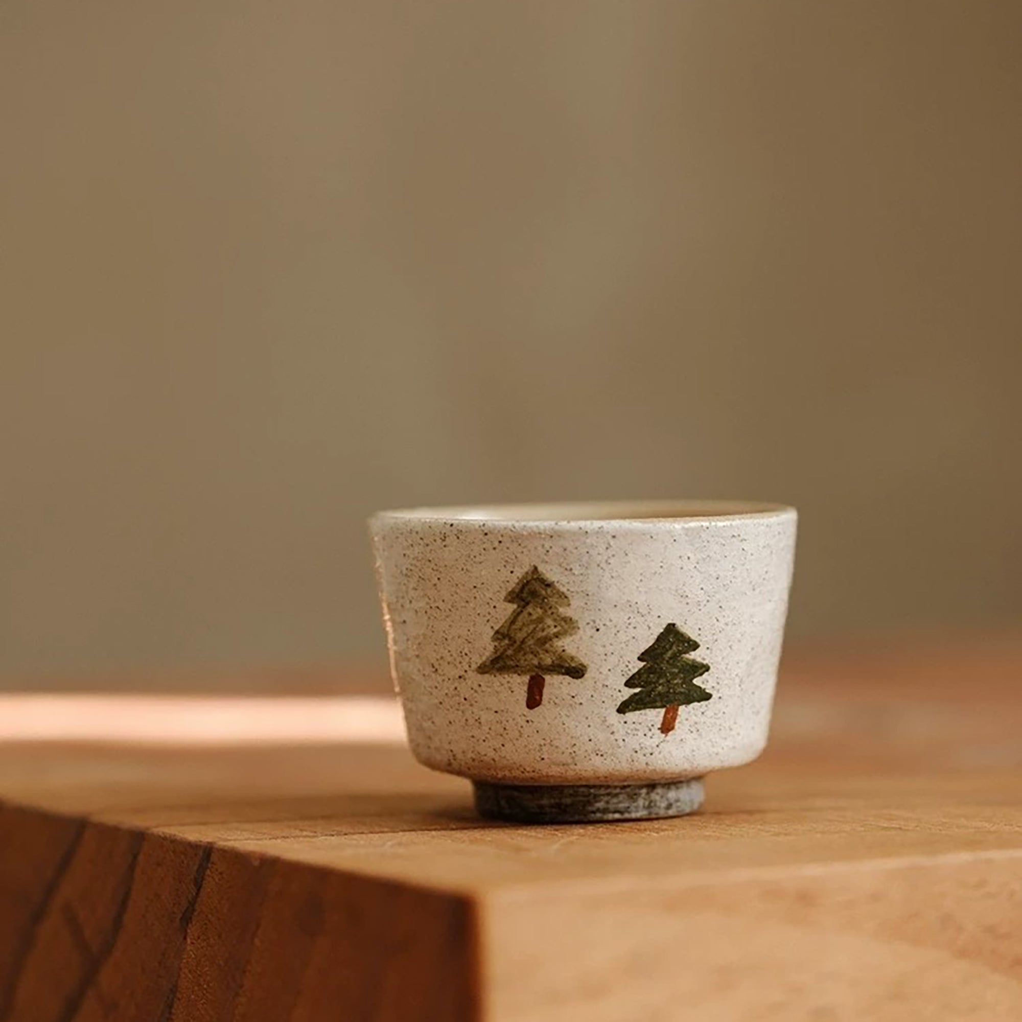 Tasse à thé kohiki décor floral peint à la main
