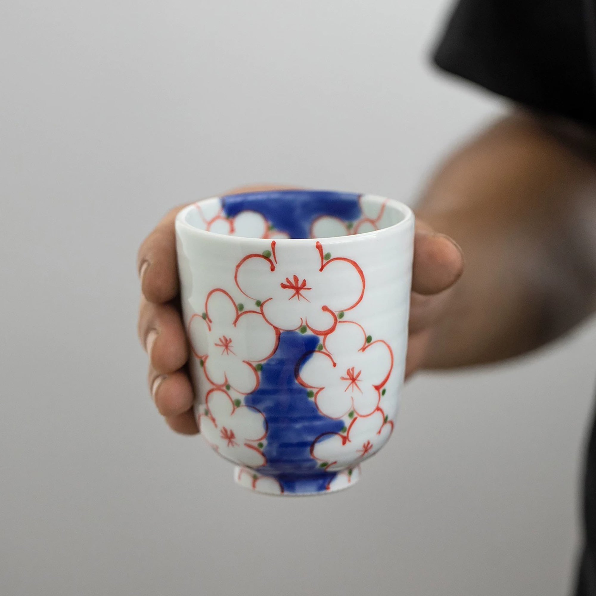 Tasses à thé Sakura en porcelaine Mino-yaki.