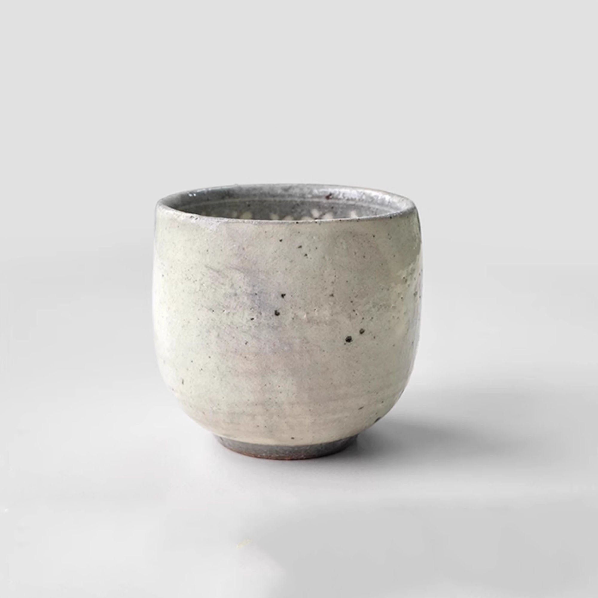 Tasse Ginpo Mishima avec motif floral