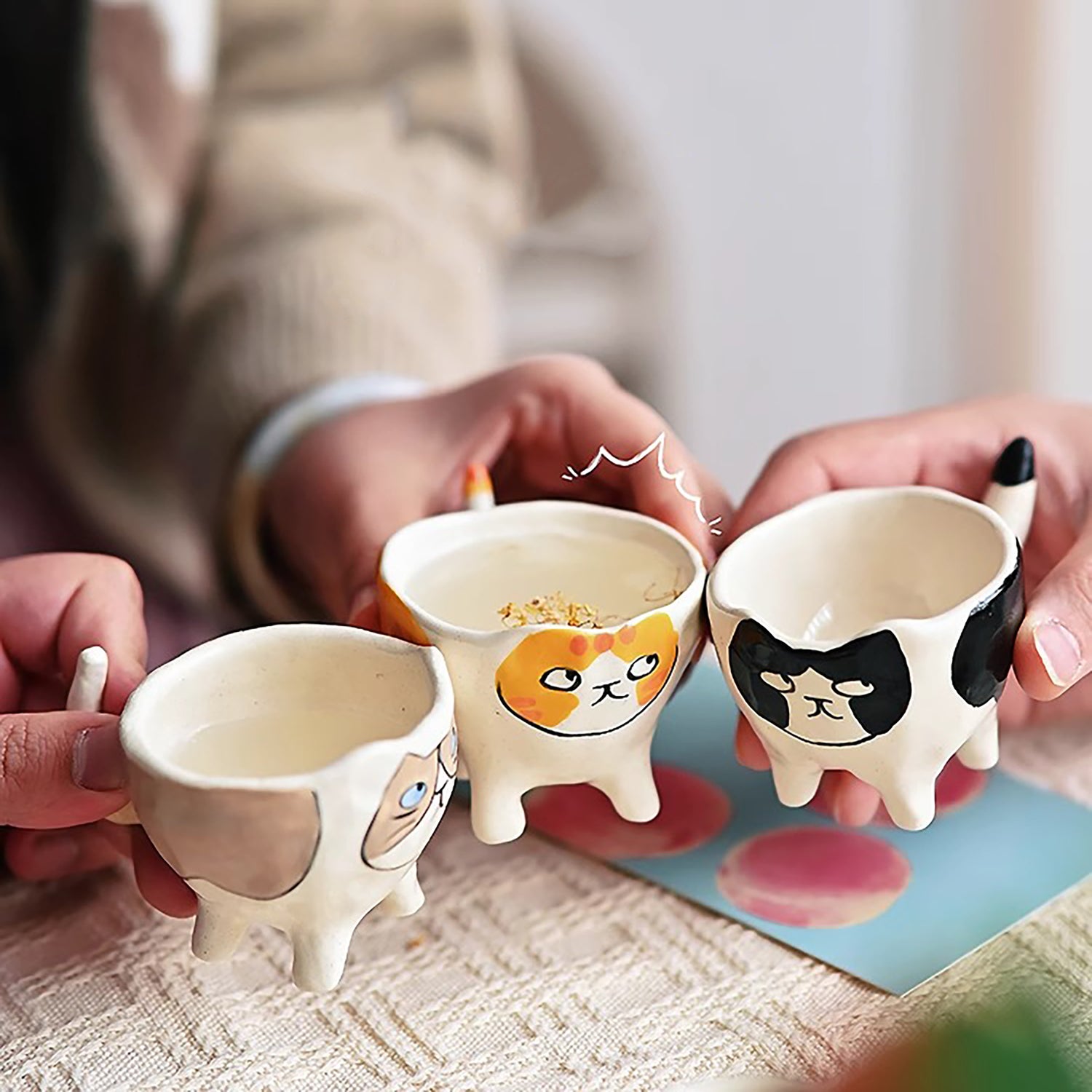 Tasse à saké en céramique fait main avec forme chat mignon