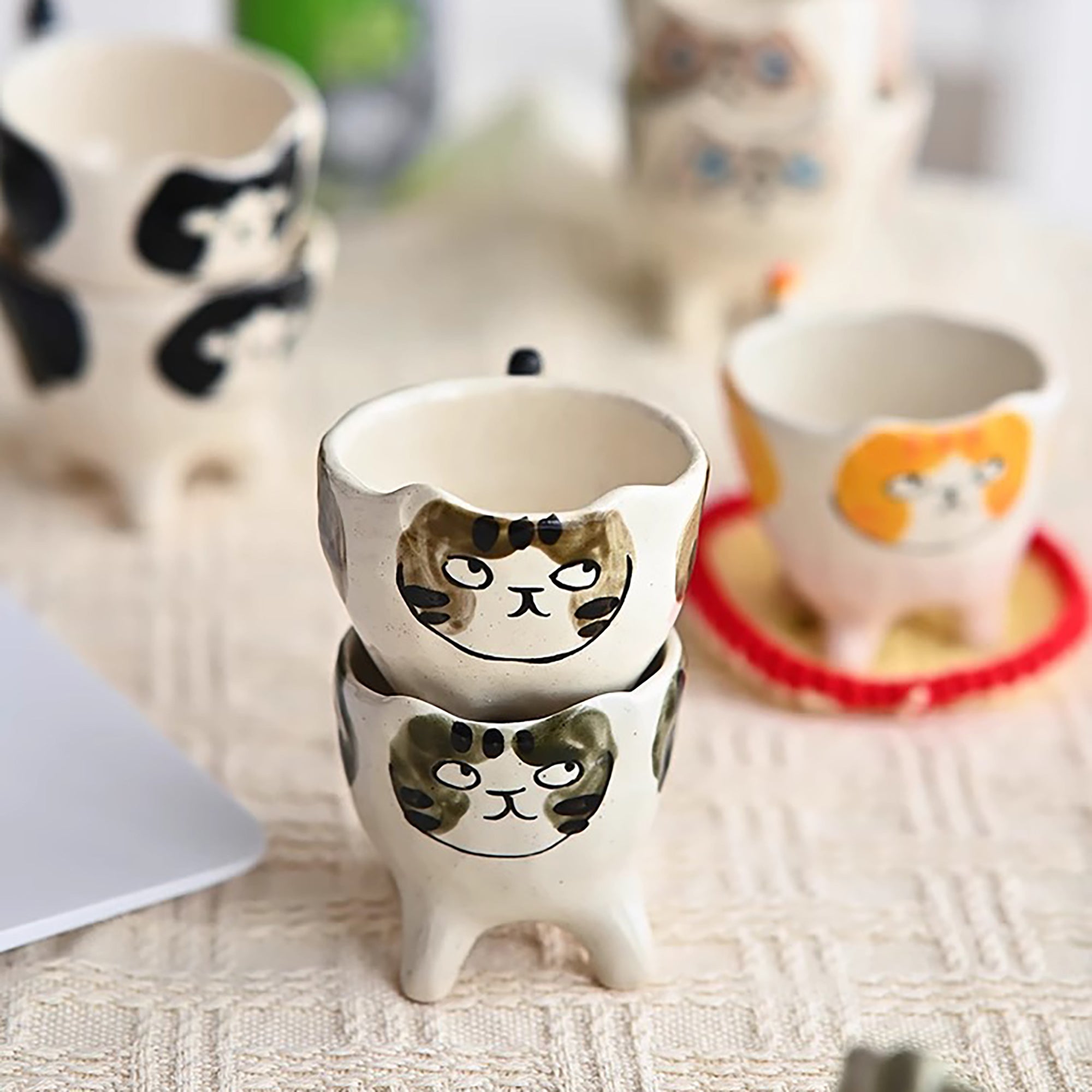 Tasse à saké en céramique fait main avec forme chat mignon