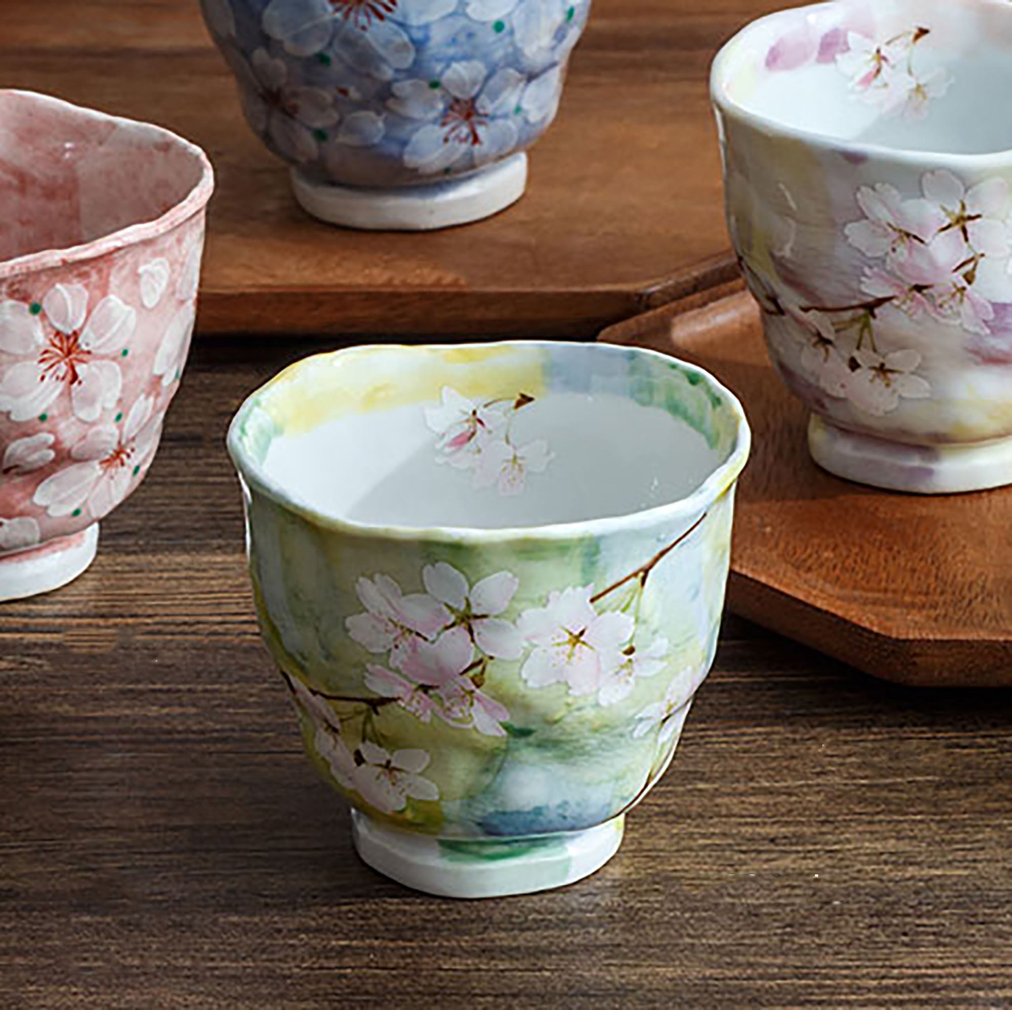 Tasse en céramique fait main motif fleur de cerisier