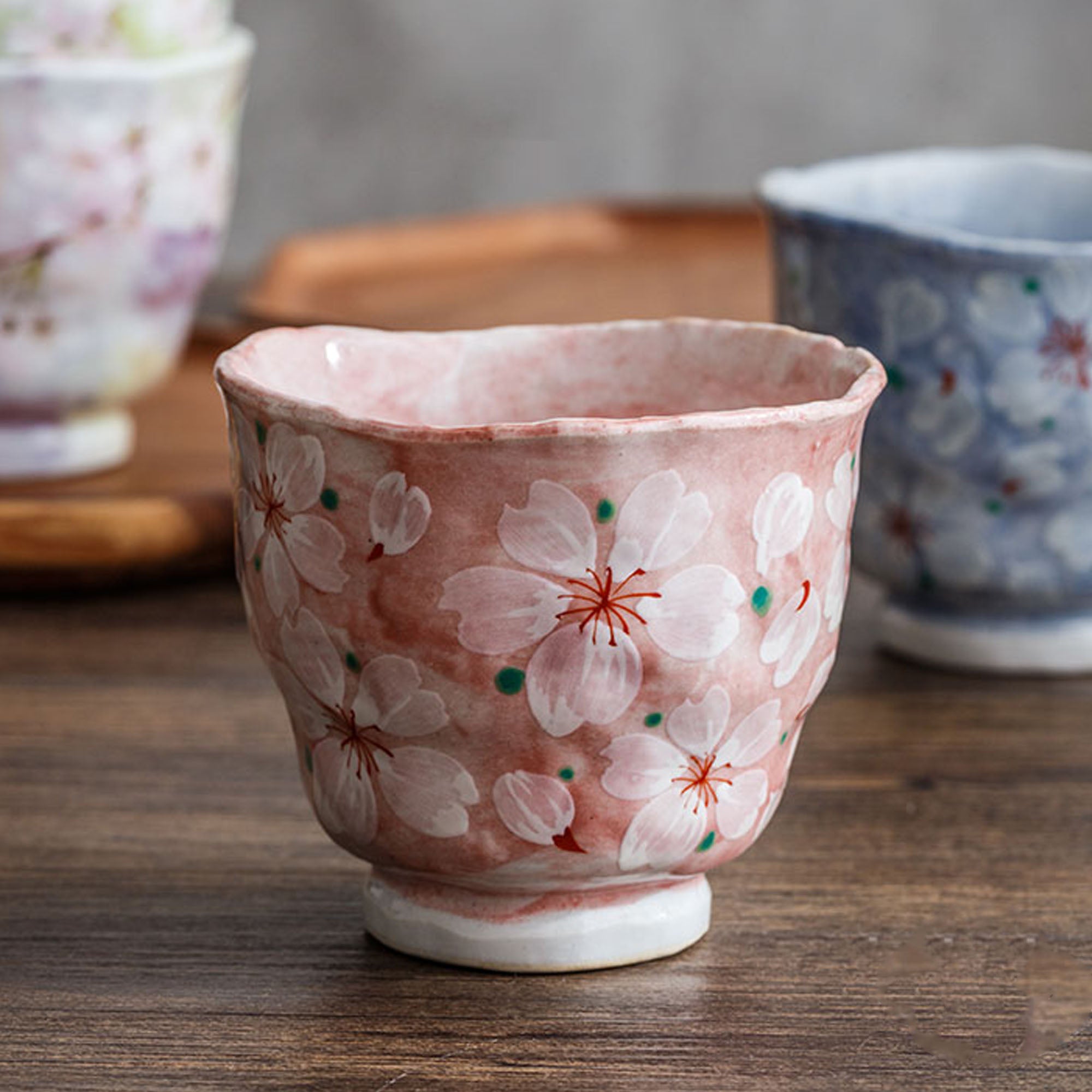 Tasse en céramique fait main motif fleur de cerisier