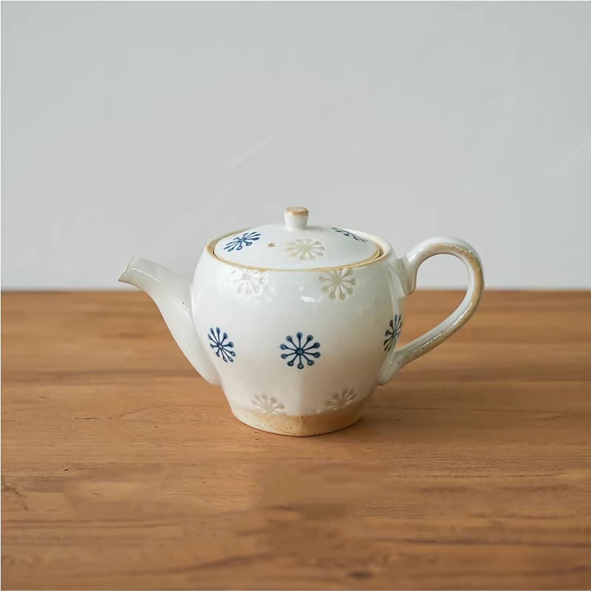 Théière artisanale Hasami-yaki motif fleur