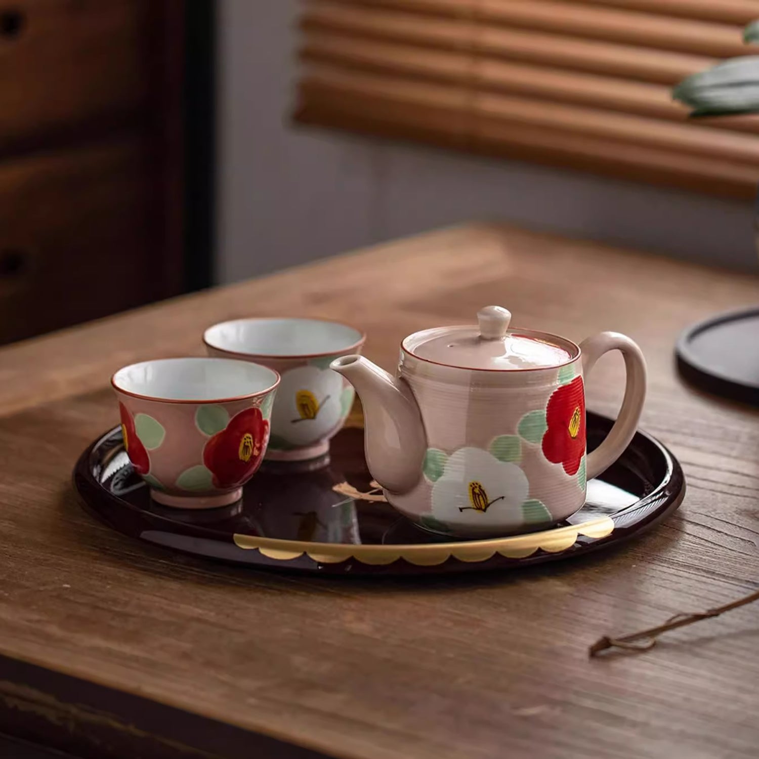 Service à thé japonais Arita yaki avec motif Camélia peint à la main