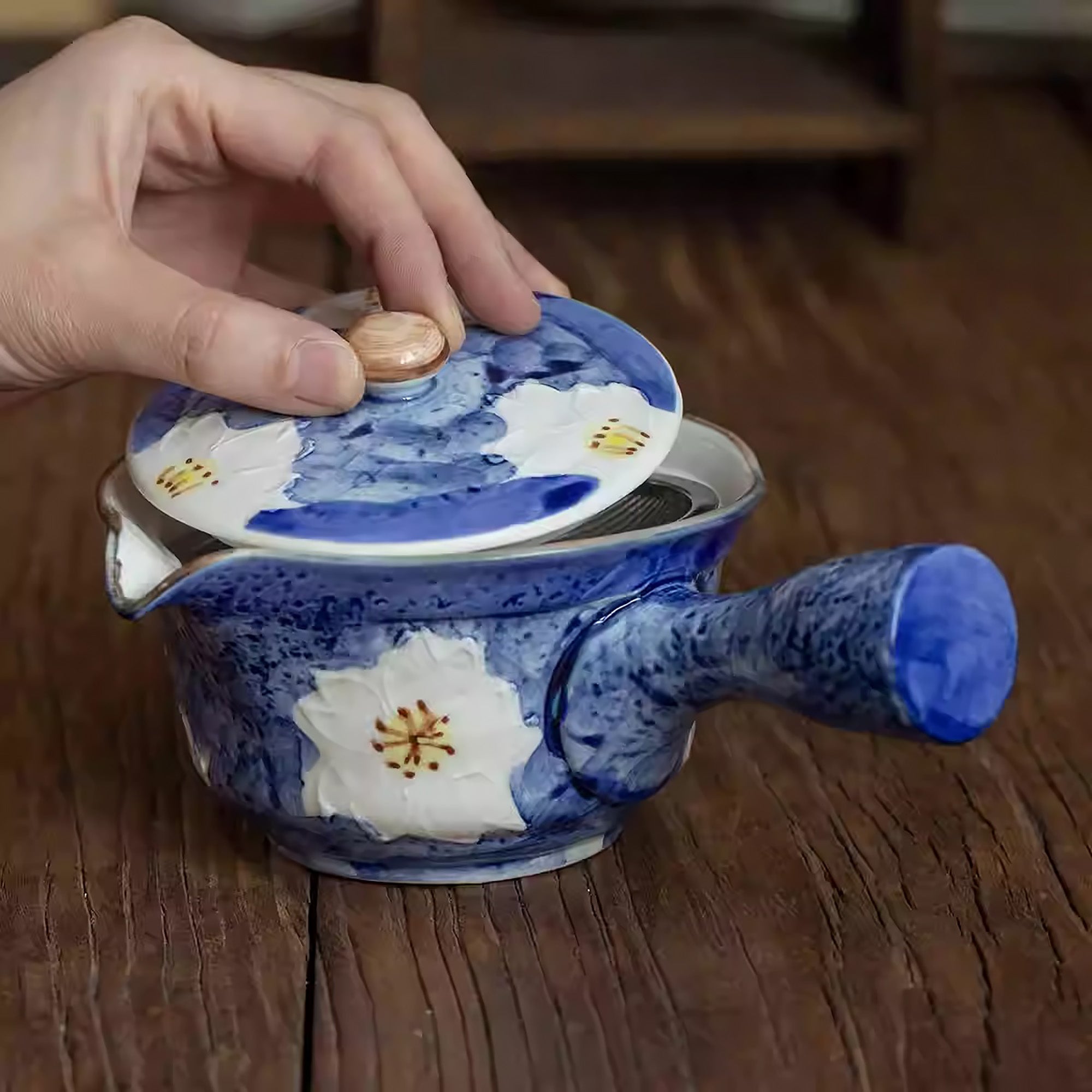 Théière en céramique Minoyaki avec motif sakura