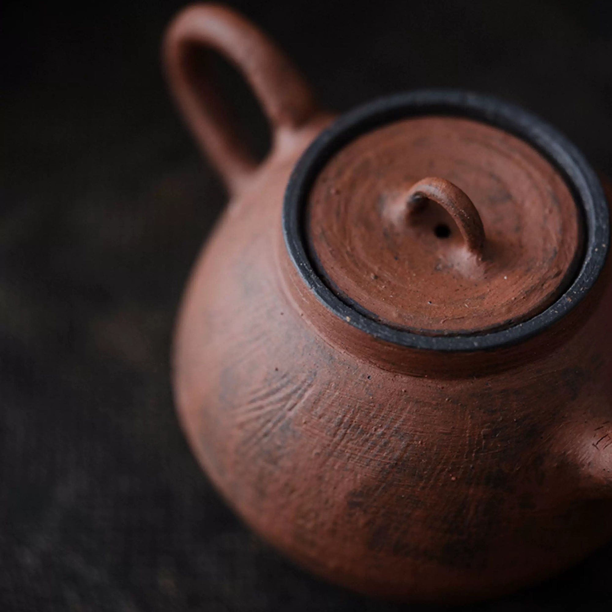 Théière en argile style rétro