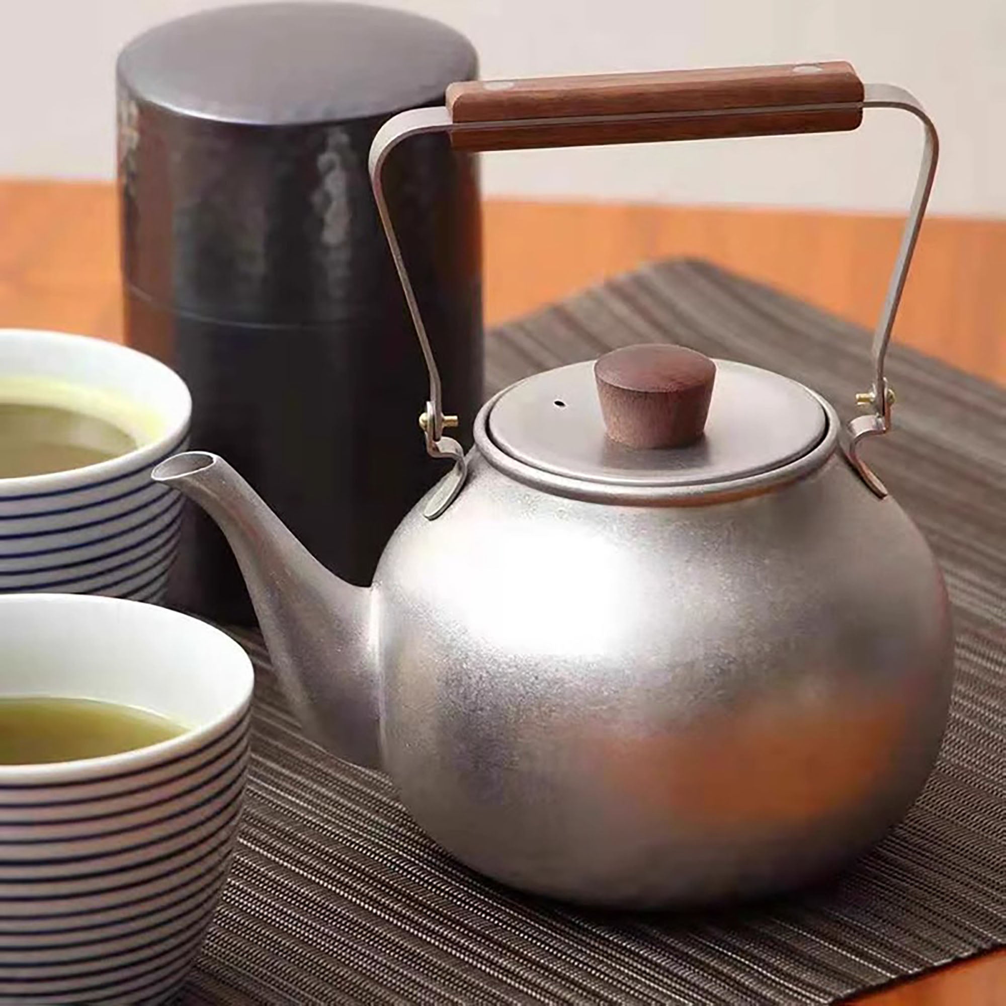 Théière japonaise en inox brossé avec Style rétro minimaliste