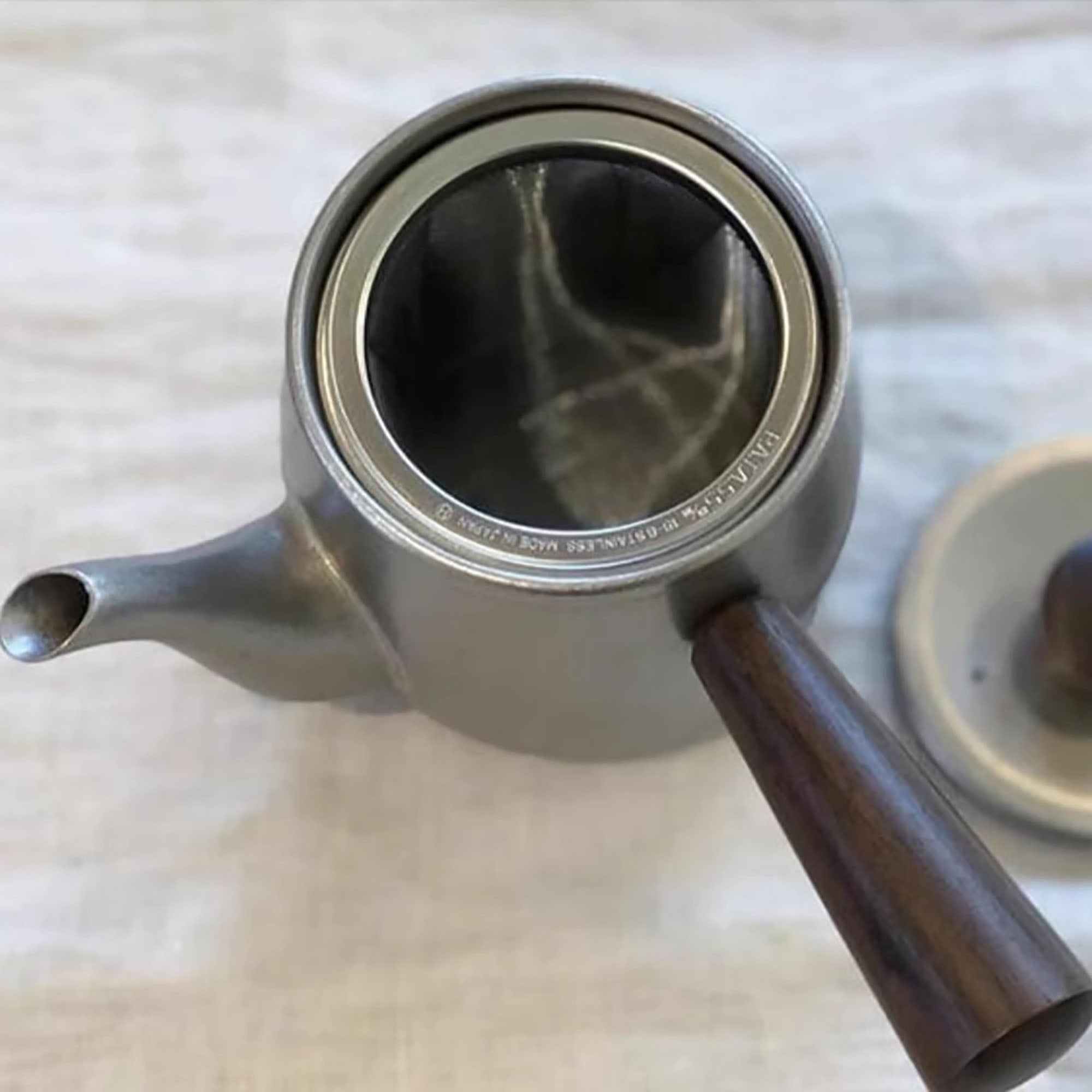 Théière japonaise en inox brossé avec Style rétro minimaliste