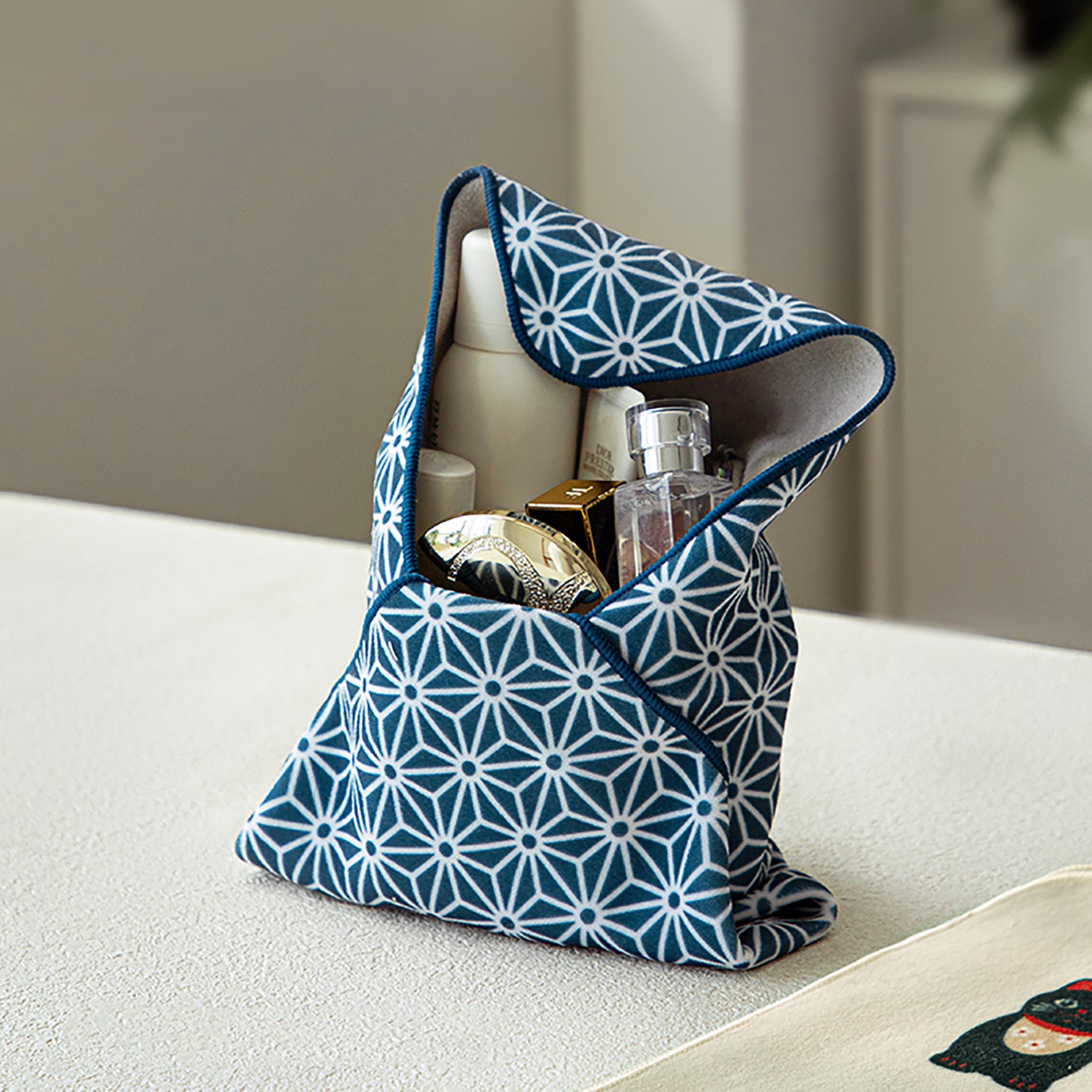 Furoshiki en tissu auto-adhésif Shimoyama