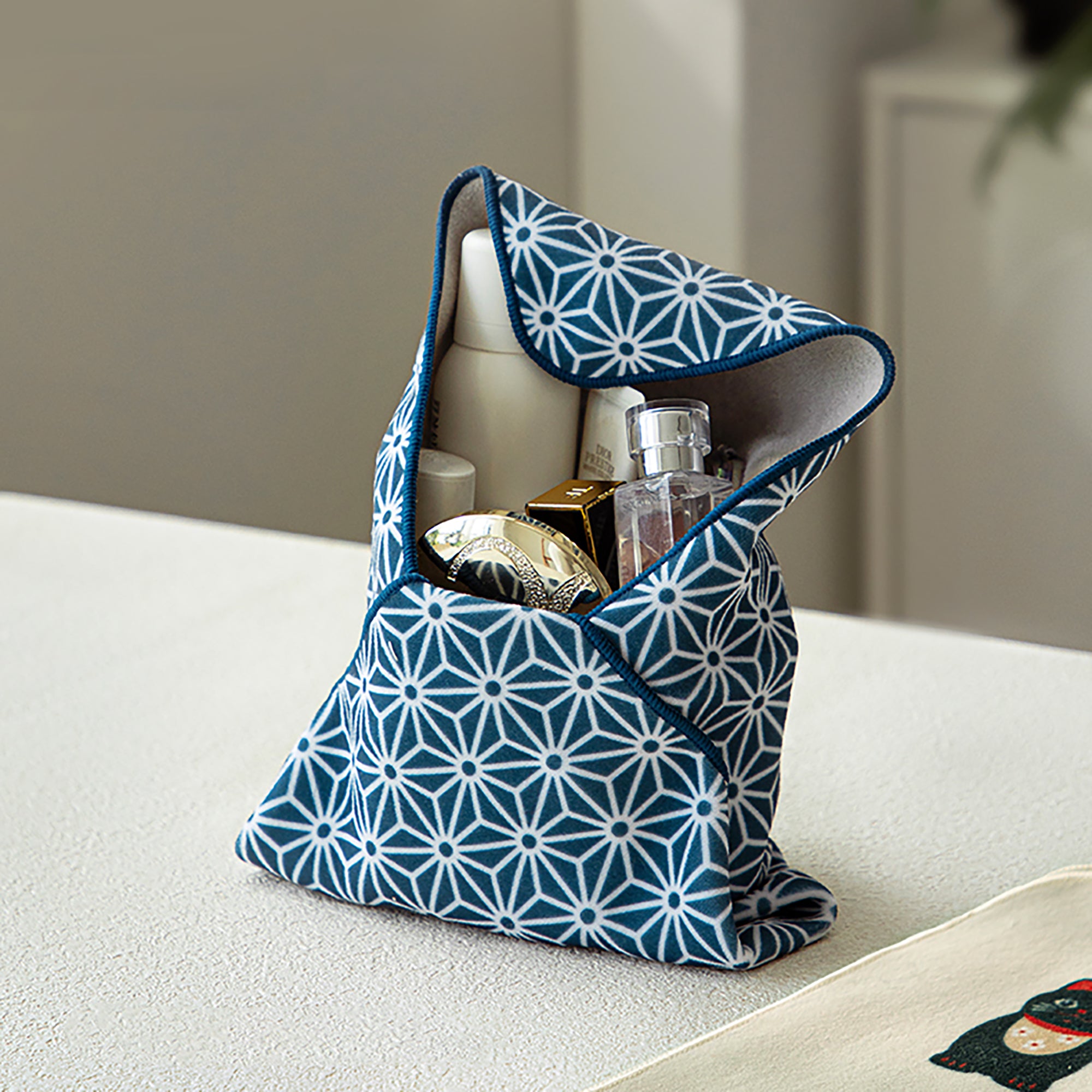 Furoshiki en tissu auto-adhésif Shimoyama