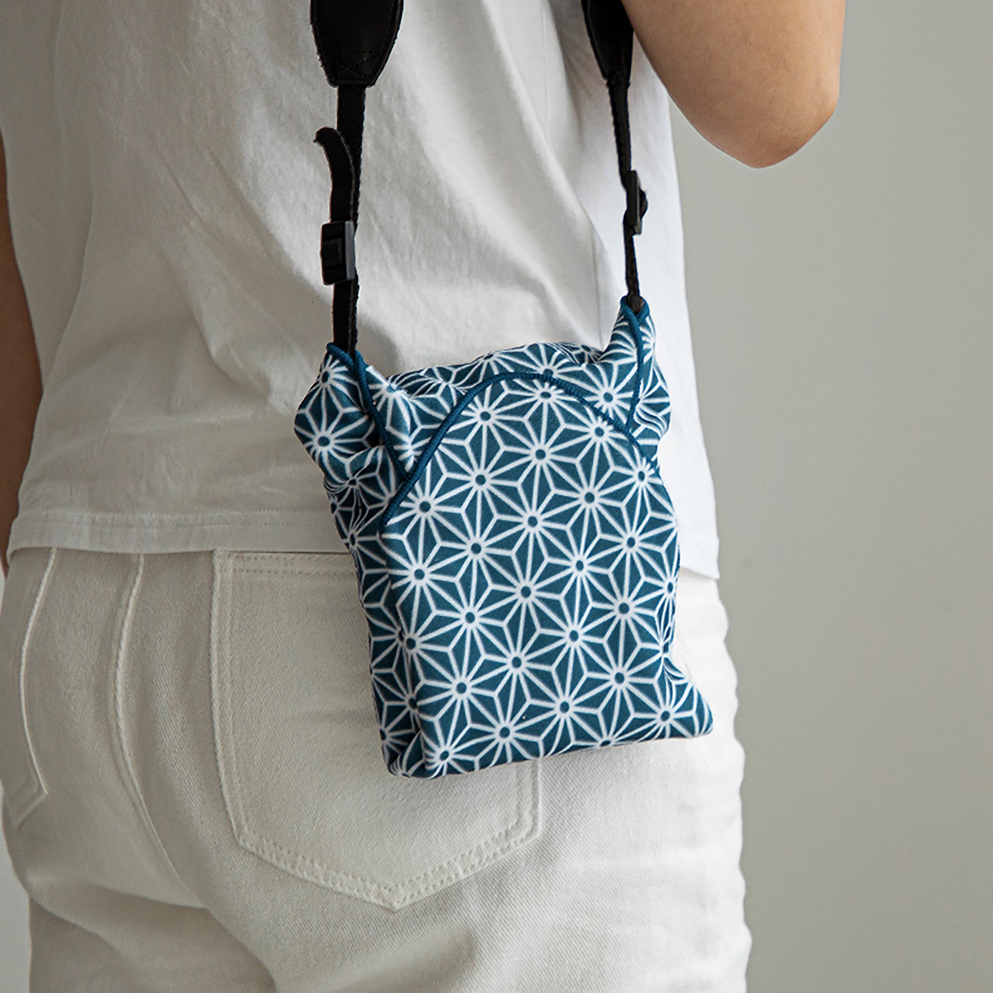 Furoshiki en tissu auto-adhésif Shimoyama