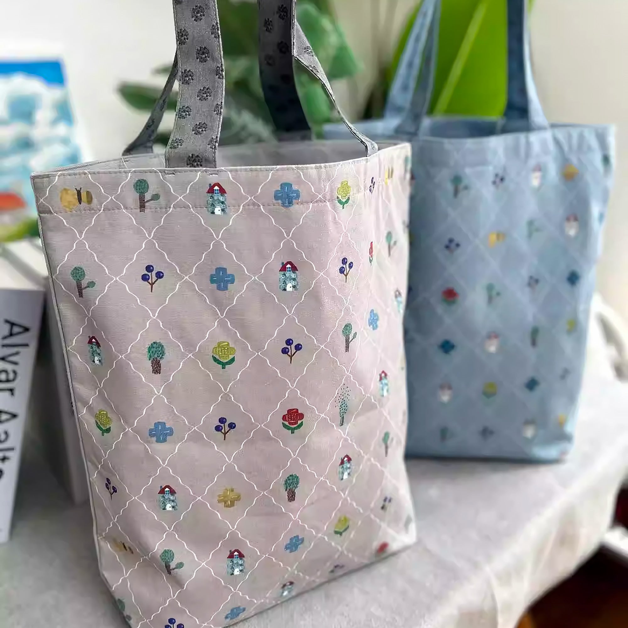 Sac cabas en toile brodée chat Kusuguru