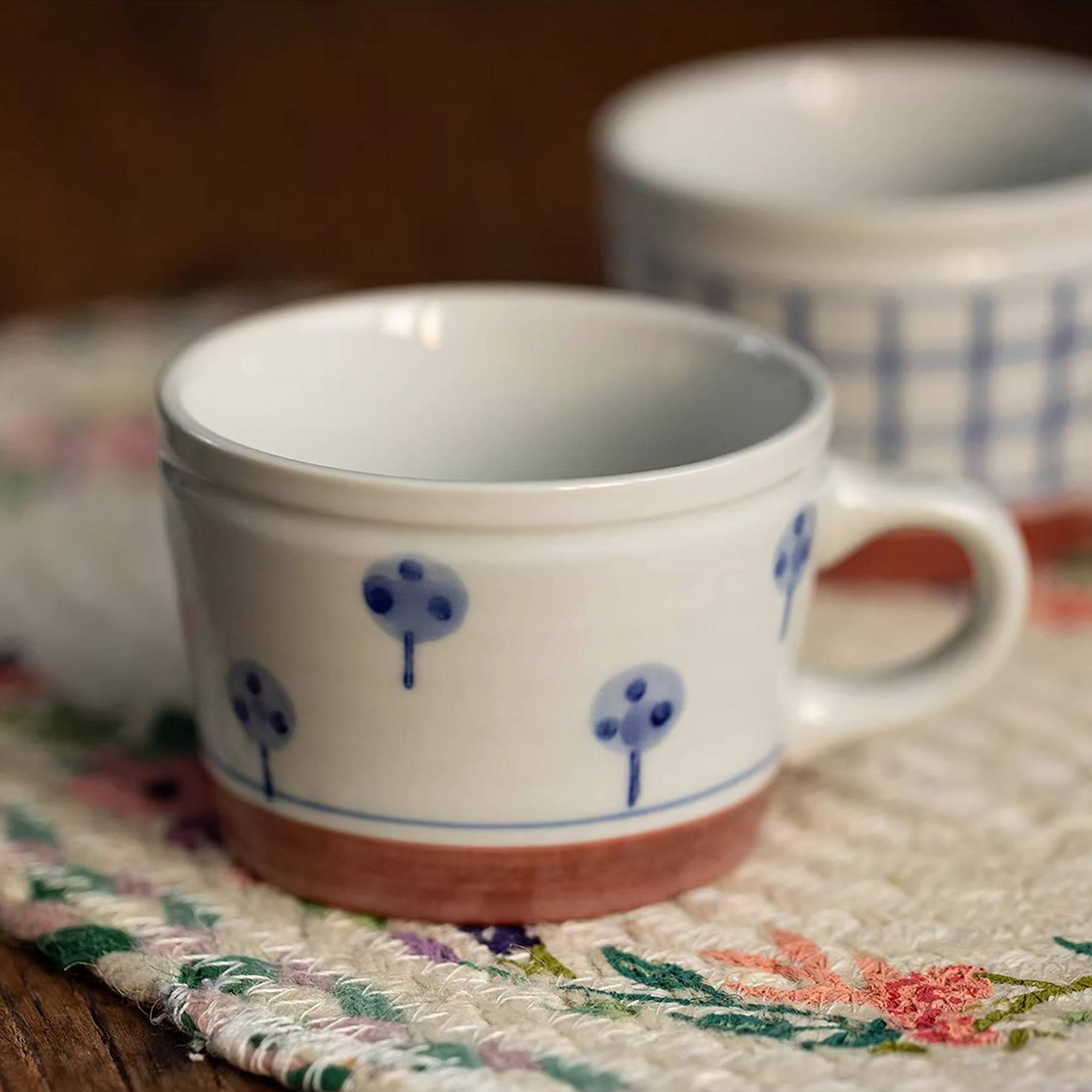 Mug Minoyaki motif arbres et carreaux peint à la main