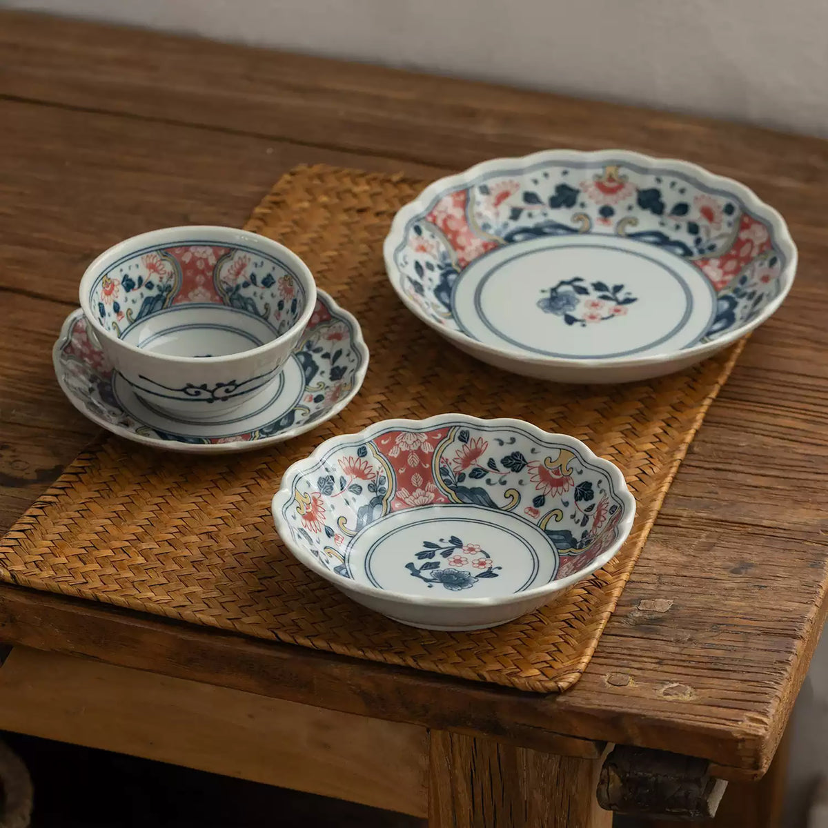 Vaisselle Mino-yaki à motifs de pivoines traditionnelles