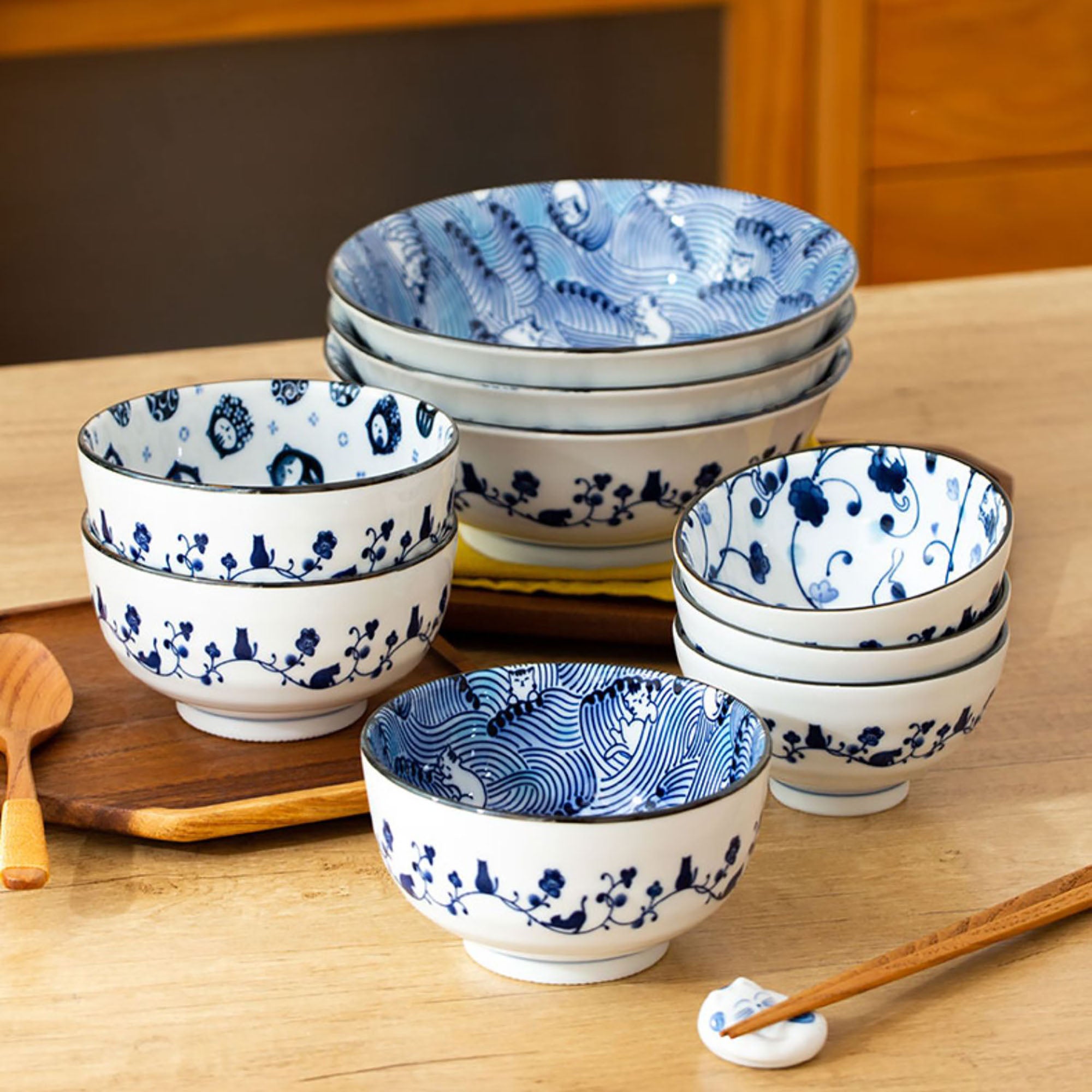 Ceramic Minoyaki Tableware with Cute Cats Pattern