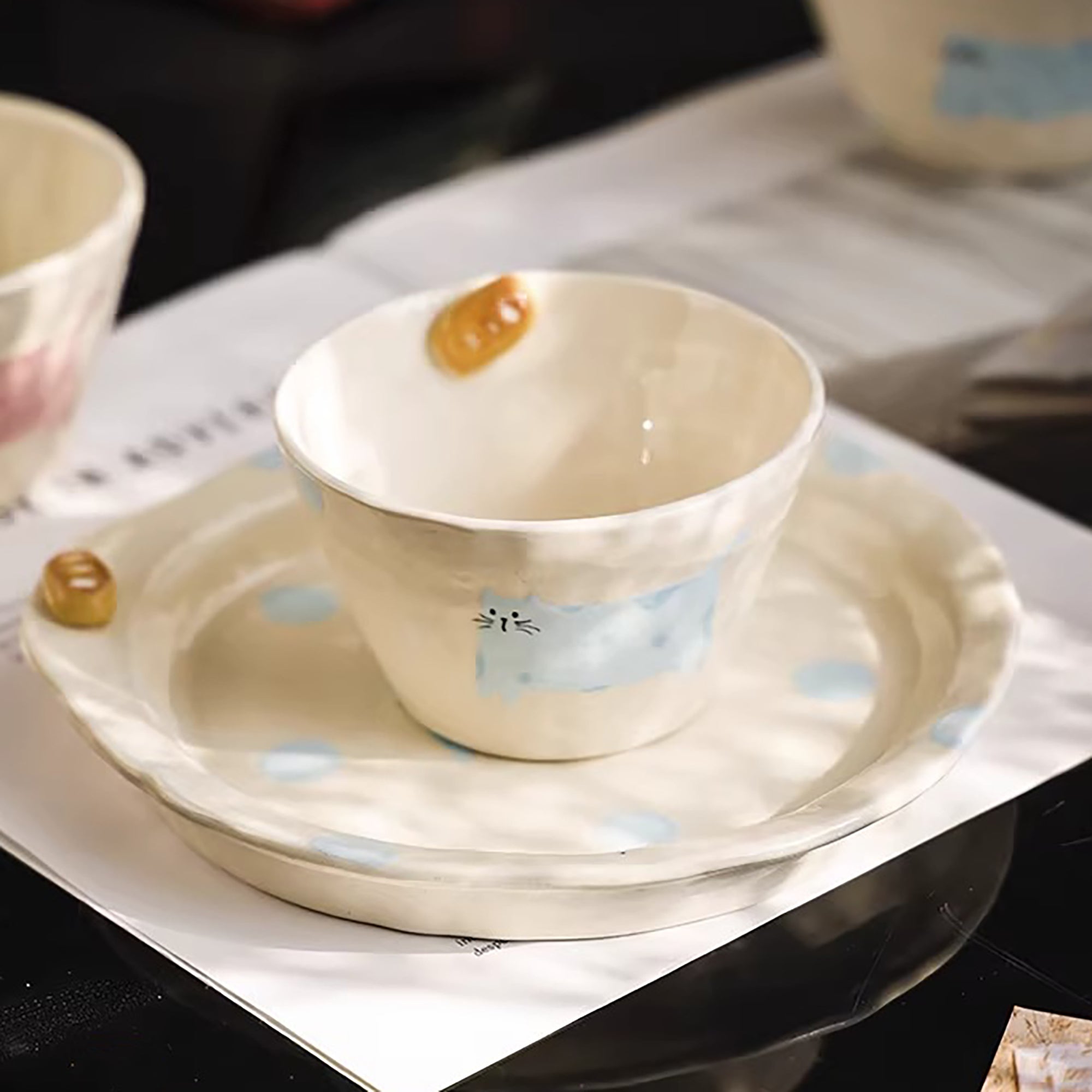 Vaisselle en céramique peint à la main avec motif chat