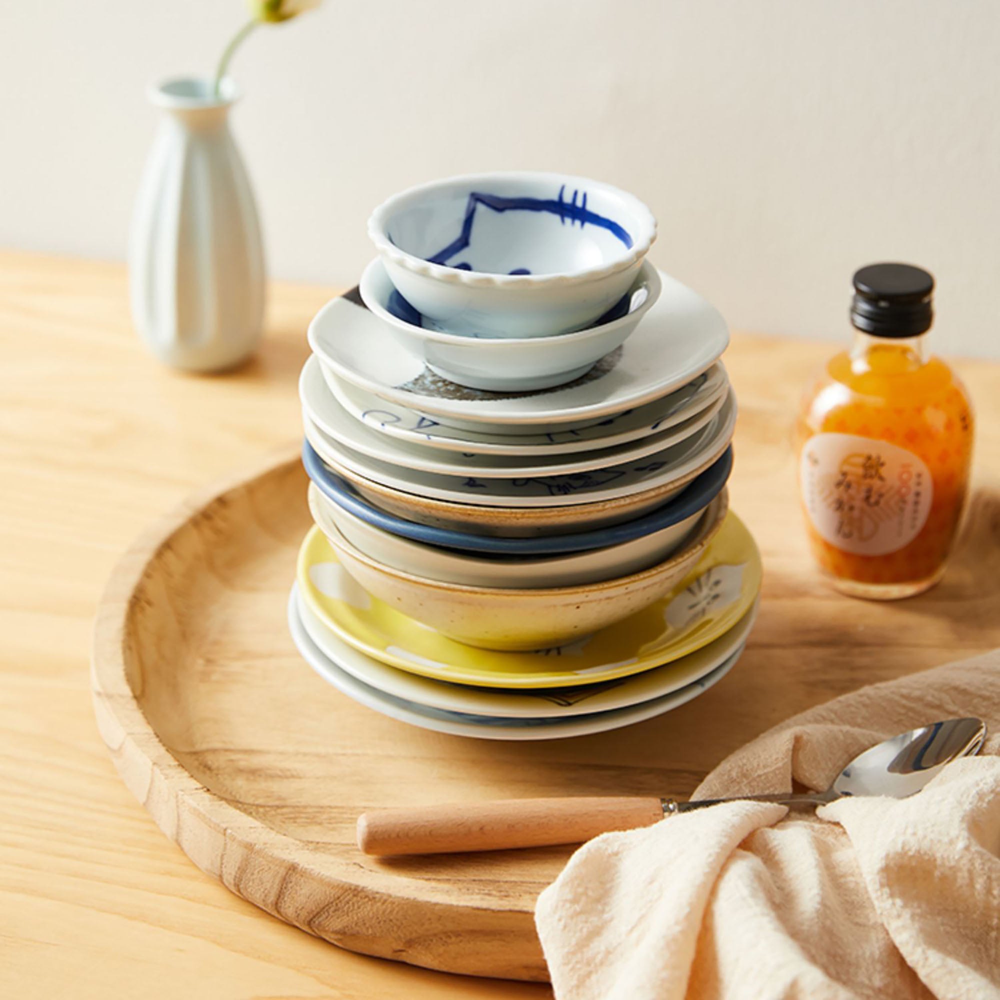 Tableware with cute cat design