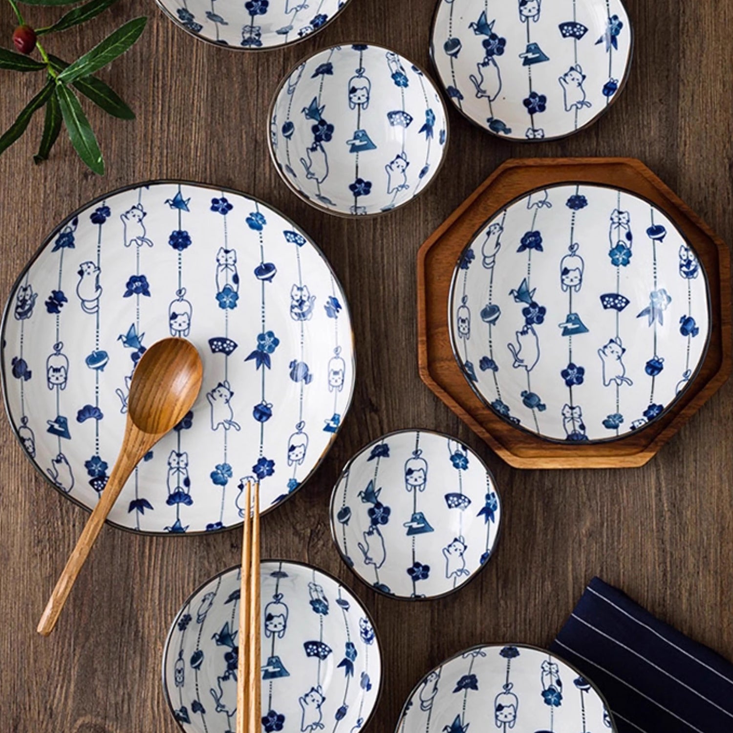 Service de vaisselle Minoyaki avec bonheur en guirlande