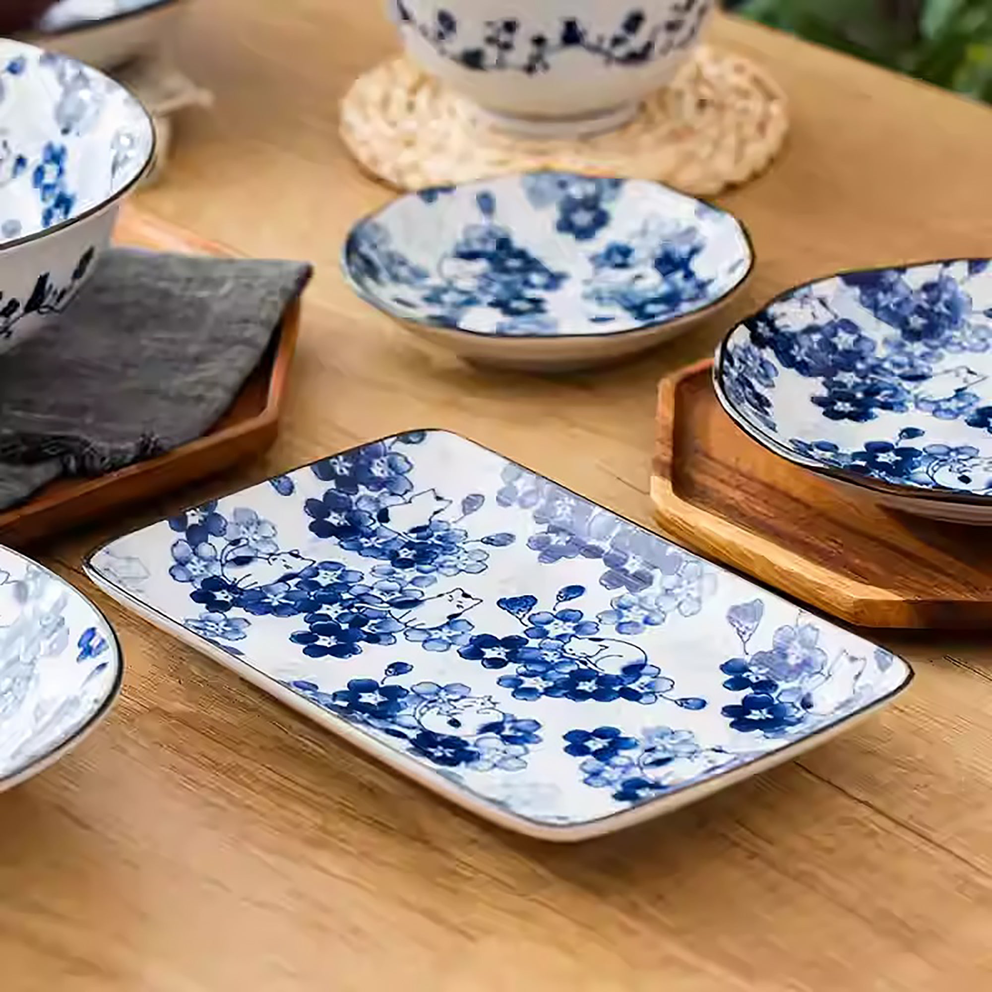 Service de vaisselle Minoyaki avec motifs chats et fleurs