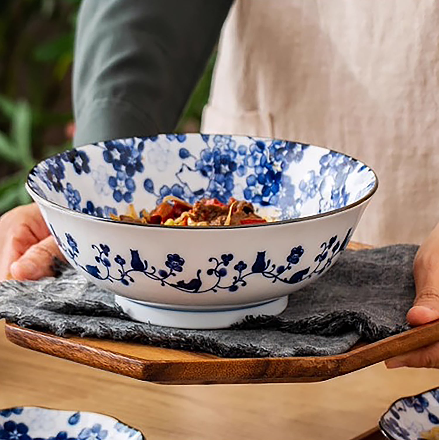 Service de vaisselle Minoyaki avec motifs chats et fleurs