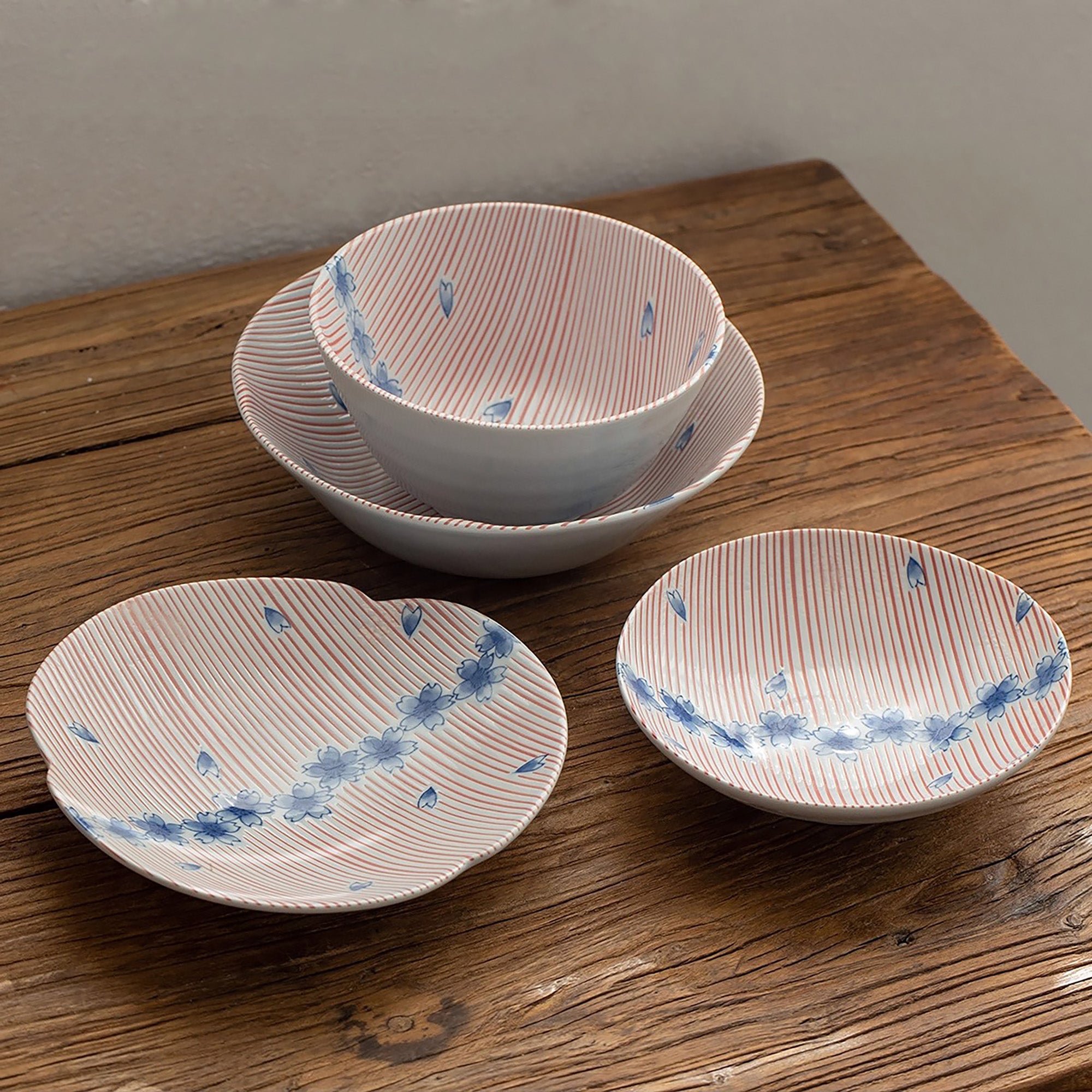 Vaisselle japonaise Mino-yaki motif sakura bleue